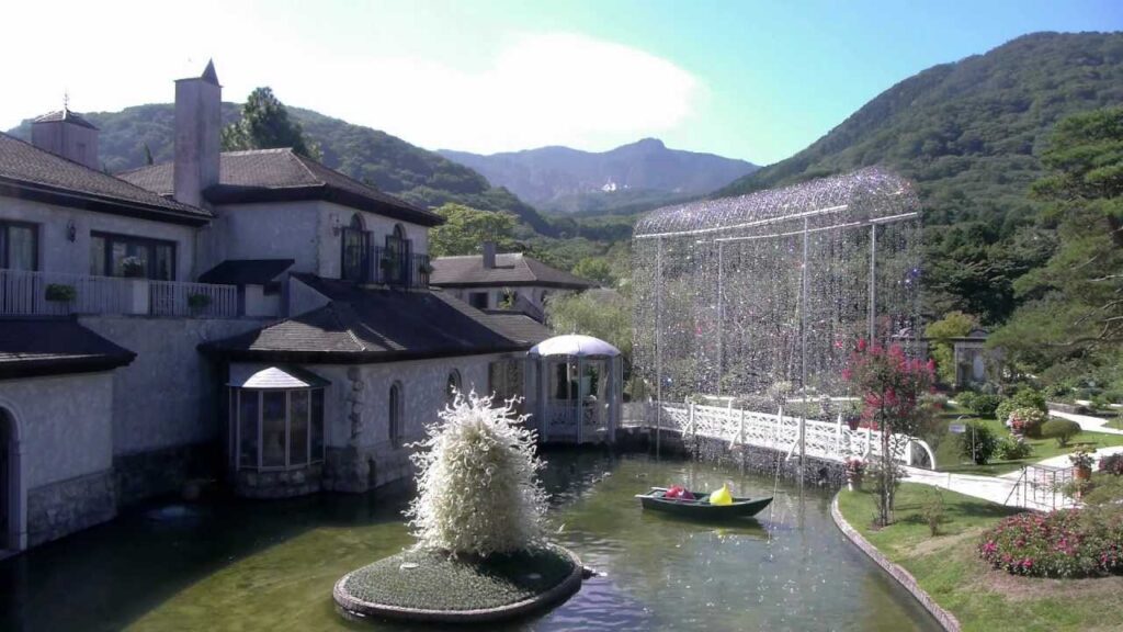 玻璃之森美術館