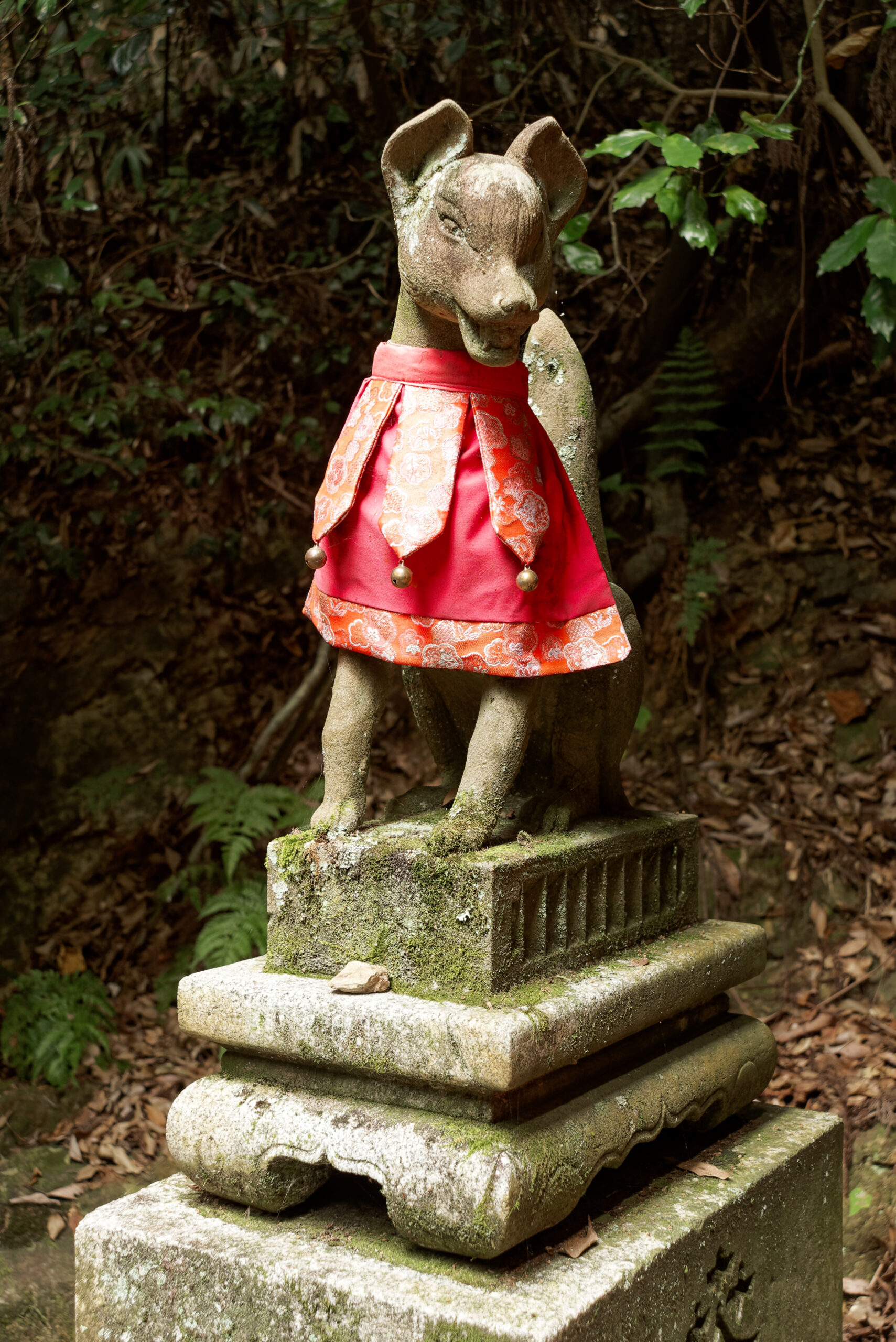 伏見稻荷神社狐狸雕像,京都