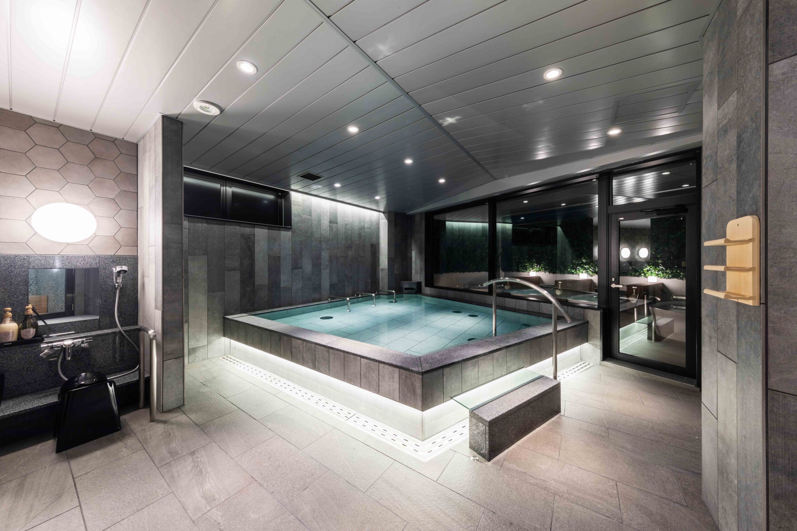 十三阿斯蒂爾酒店大浴場