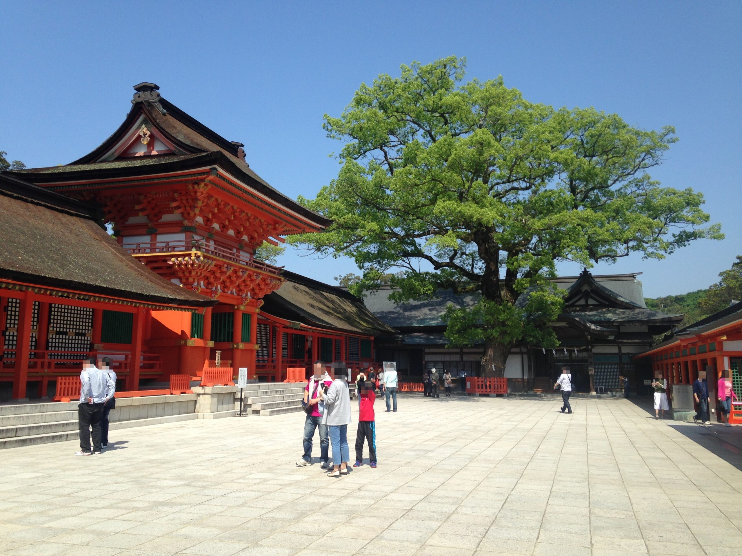 宇佐神社上社的勅使門和北棟殿
