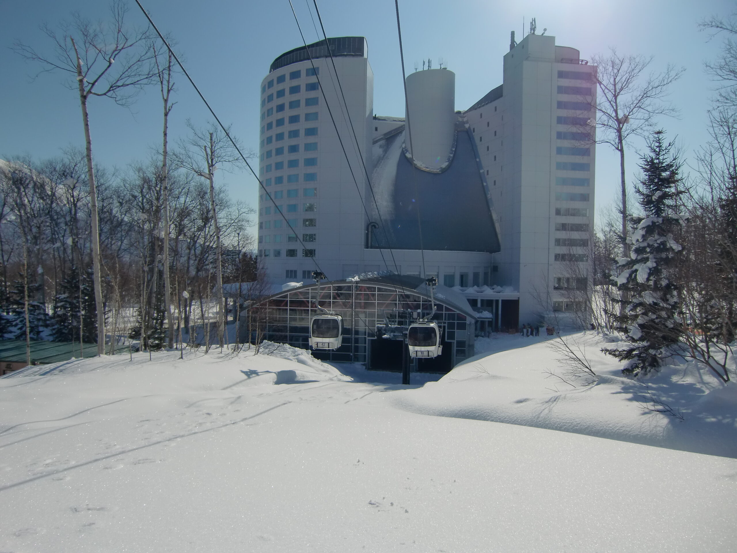 新雪谷纜車與希爾頓新雪谷村
