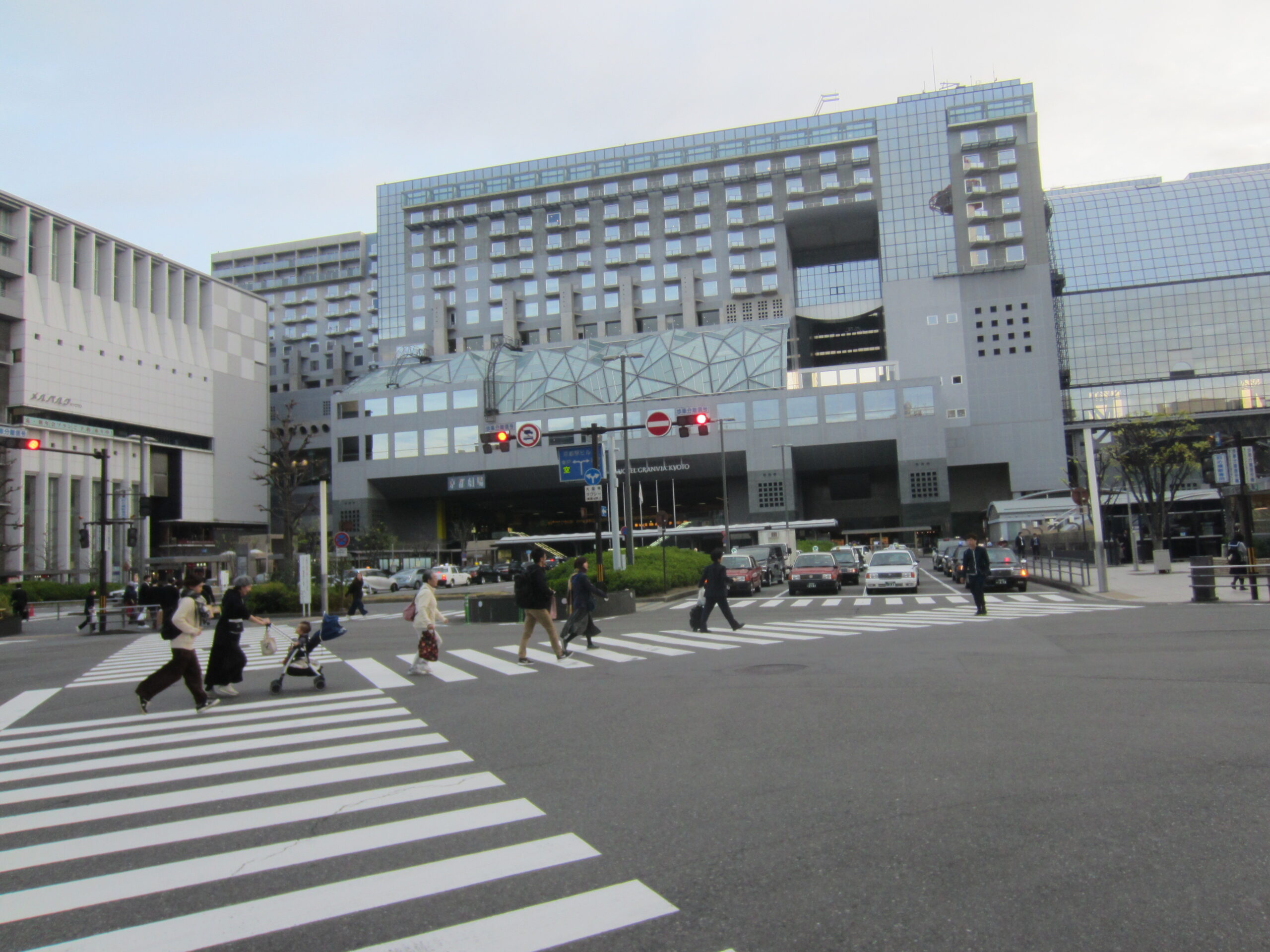 京都站大樓與京都格蘭維亞酒店