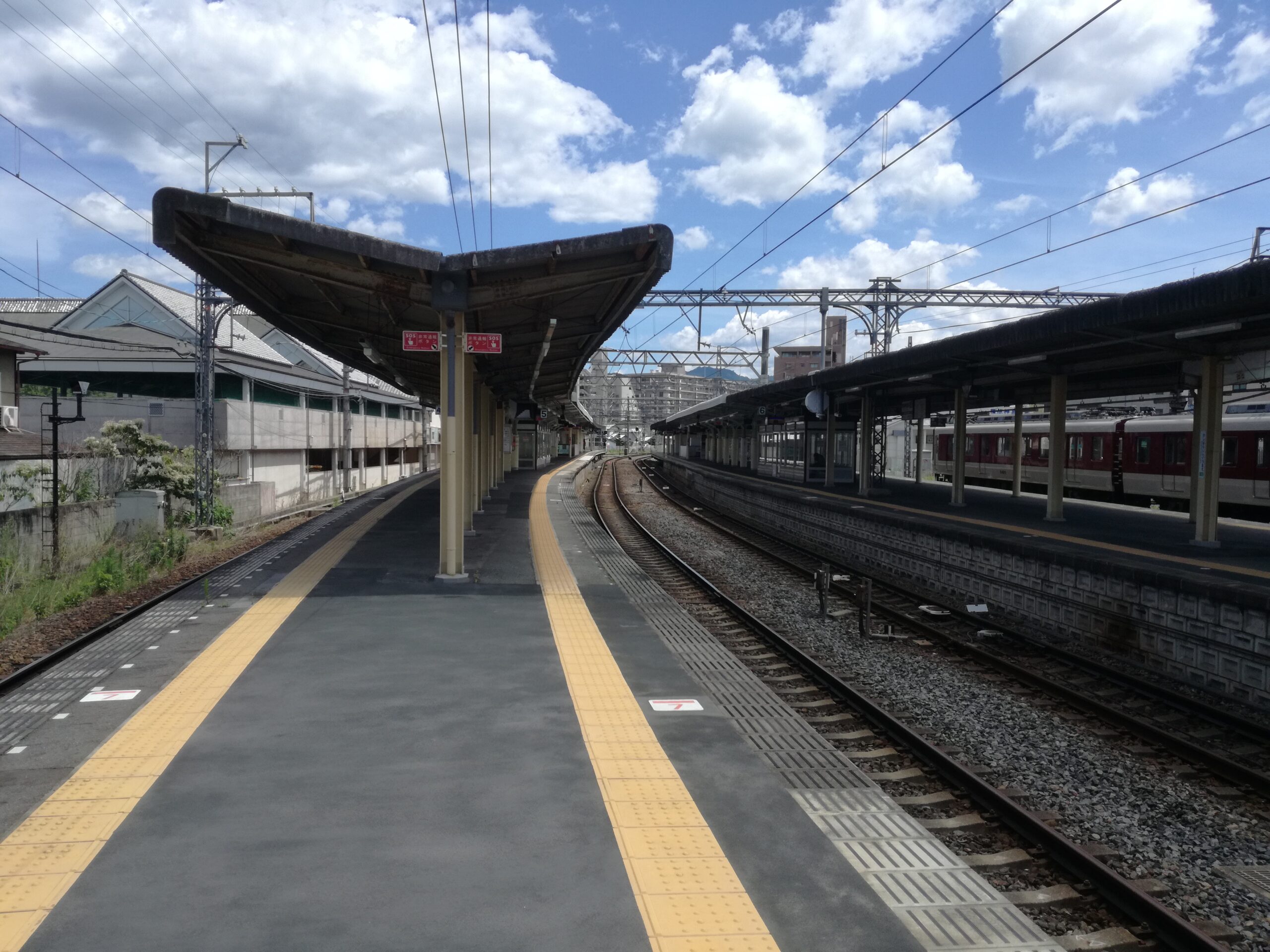 橿原神宮前站月台