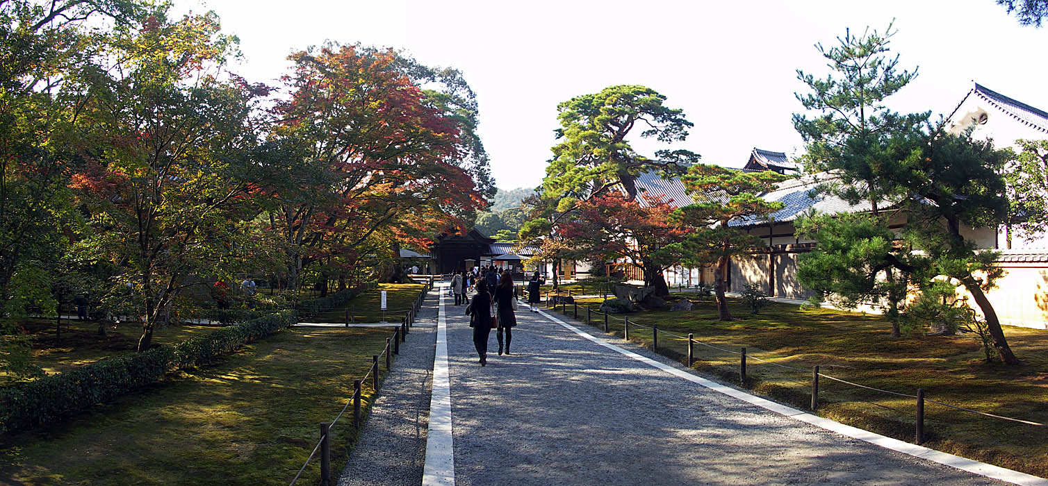 金閣寺鏡湖池倒影