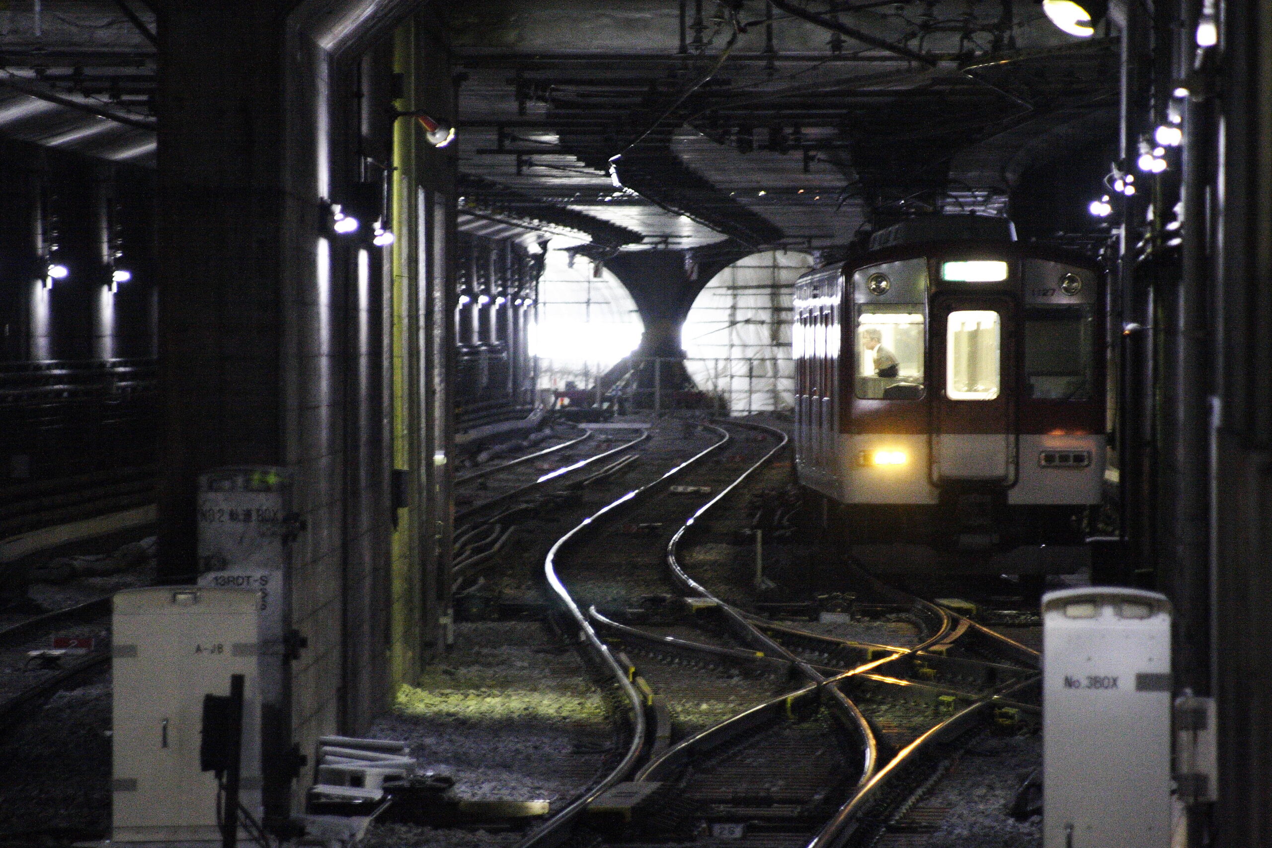 近鐵難波站月台景象