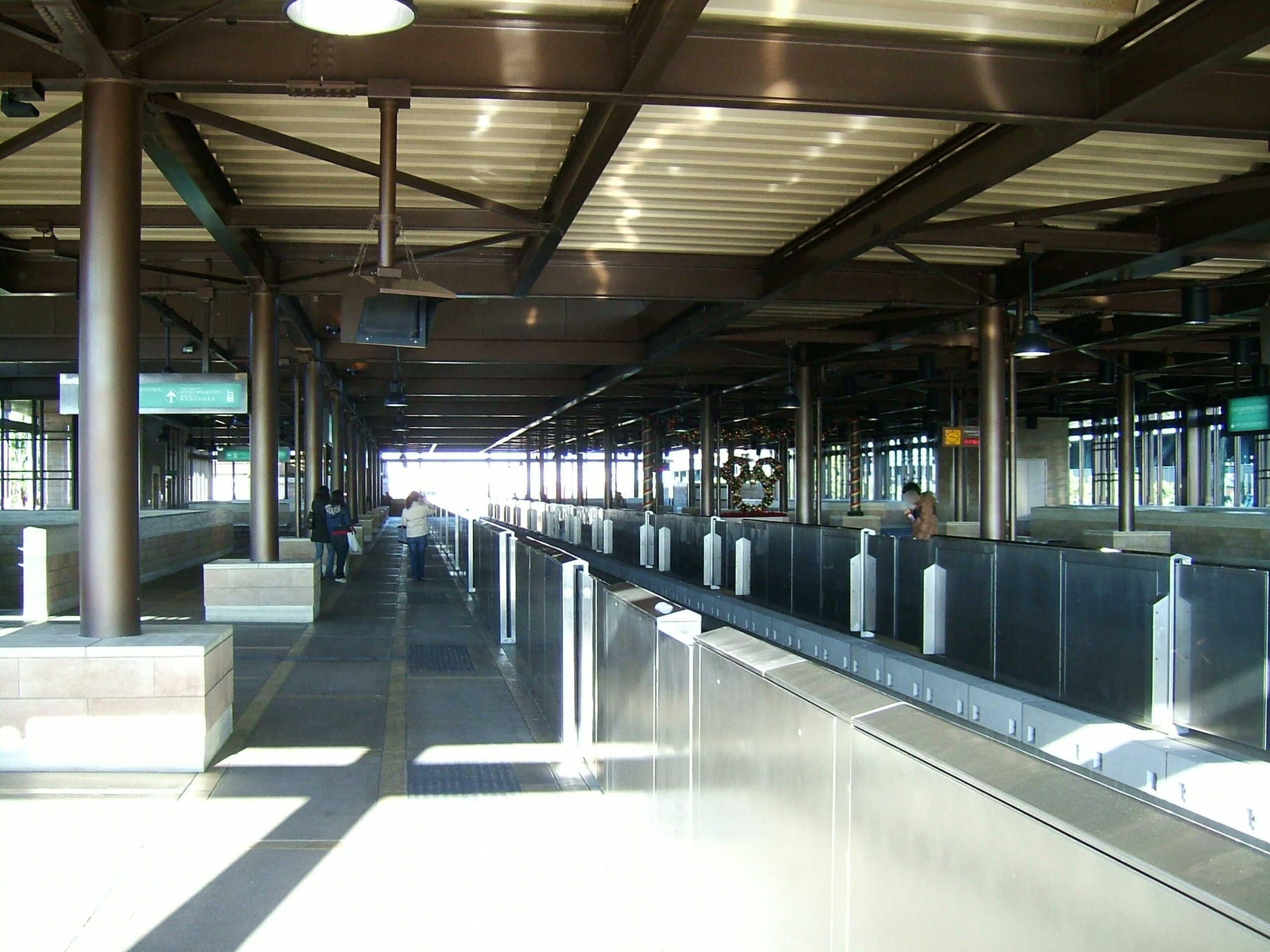 舞濱度假線東京迪士尼海洋站月台