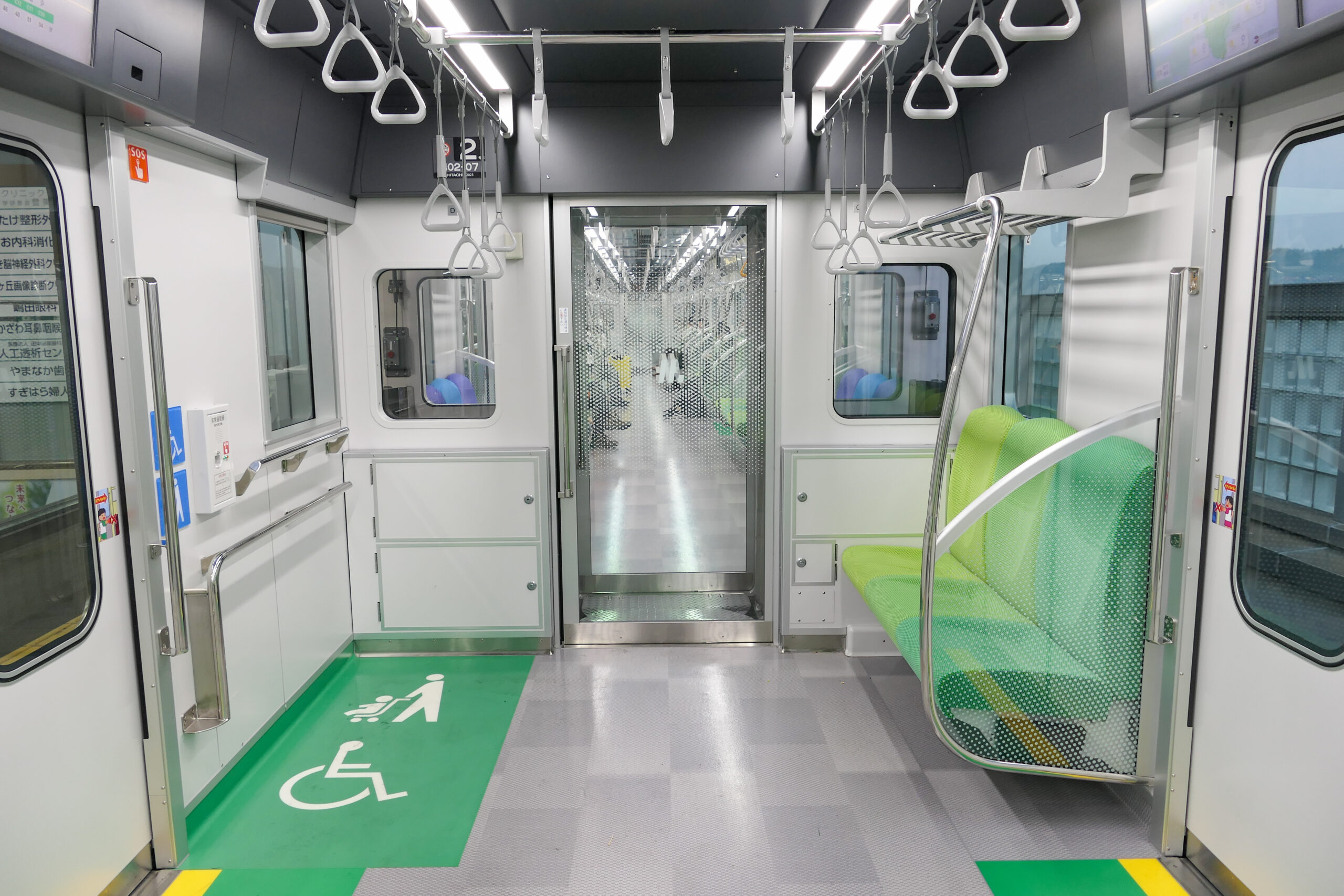 大阪地鐵 400系 402號車廂輪椅空間