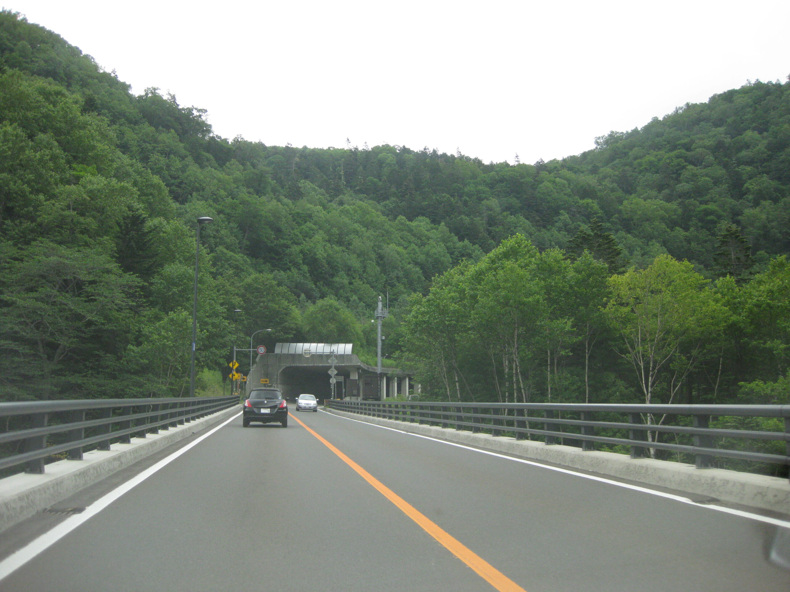 230號線中山坂上行,靠近定山溪隧道