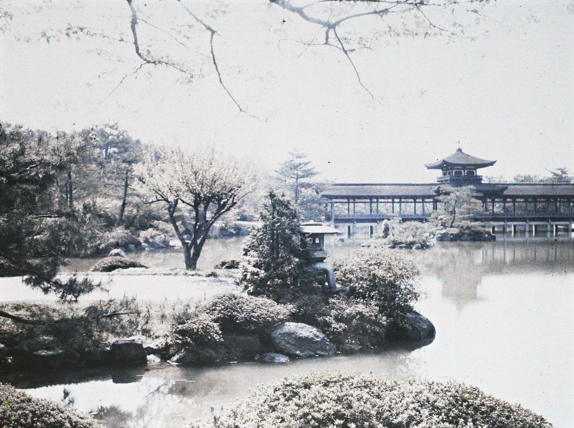 平安神宮，東庭園水池與橋樑