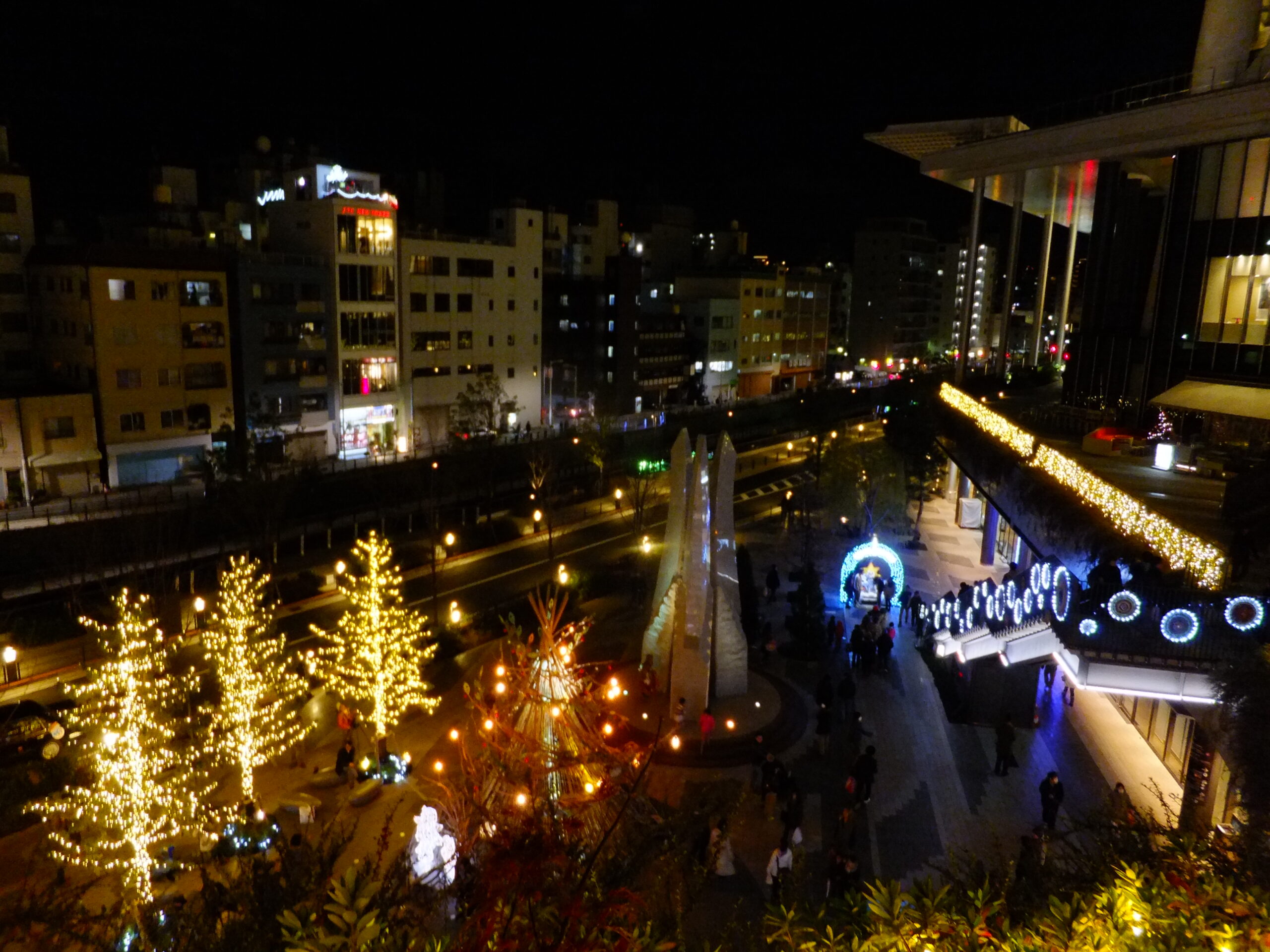 夜晚的晴空塔廣場