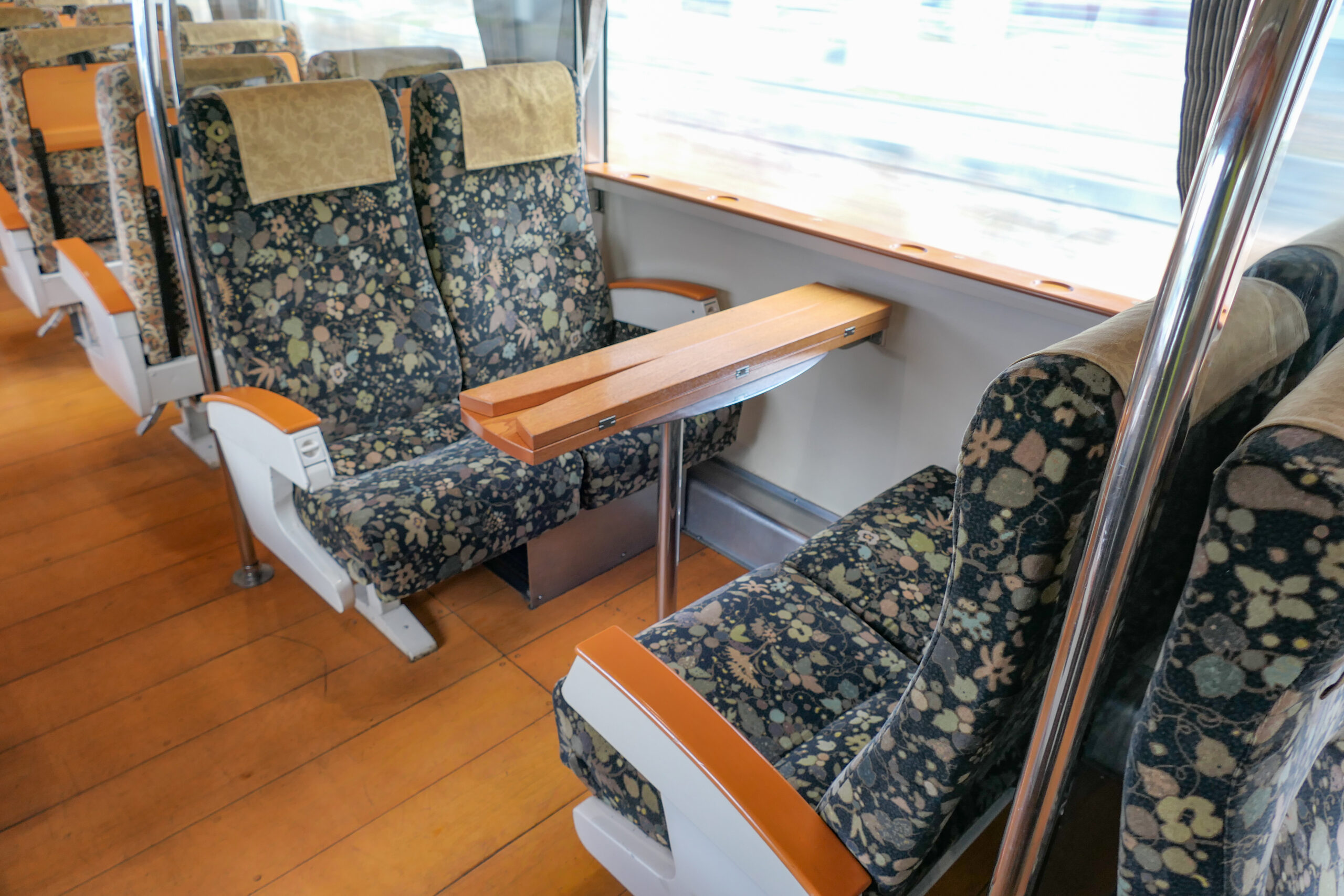 A-TRAIN 車廂座位