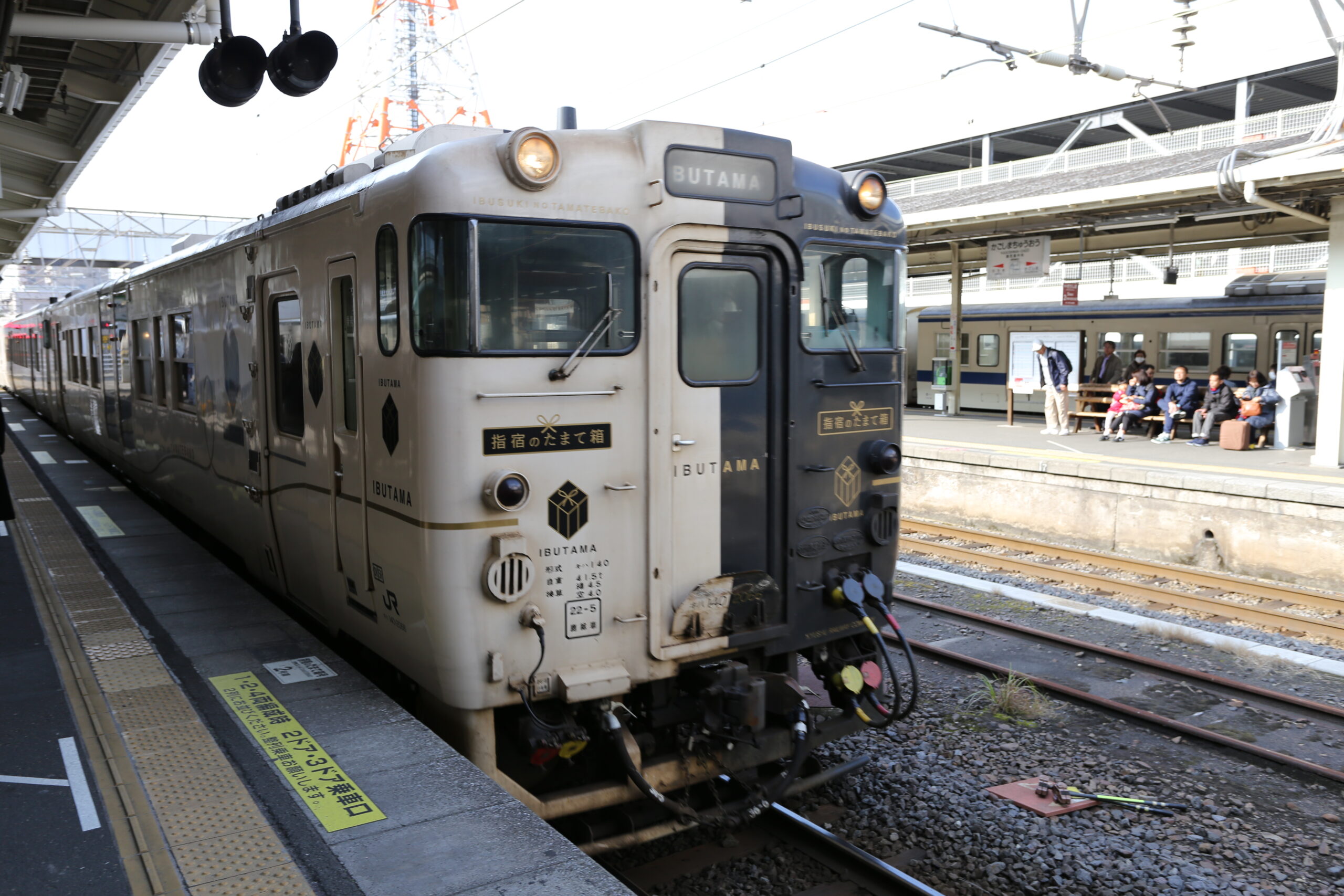 JRK 47型柴油列車 伊布斯基寶箱 鹿兒島中央站