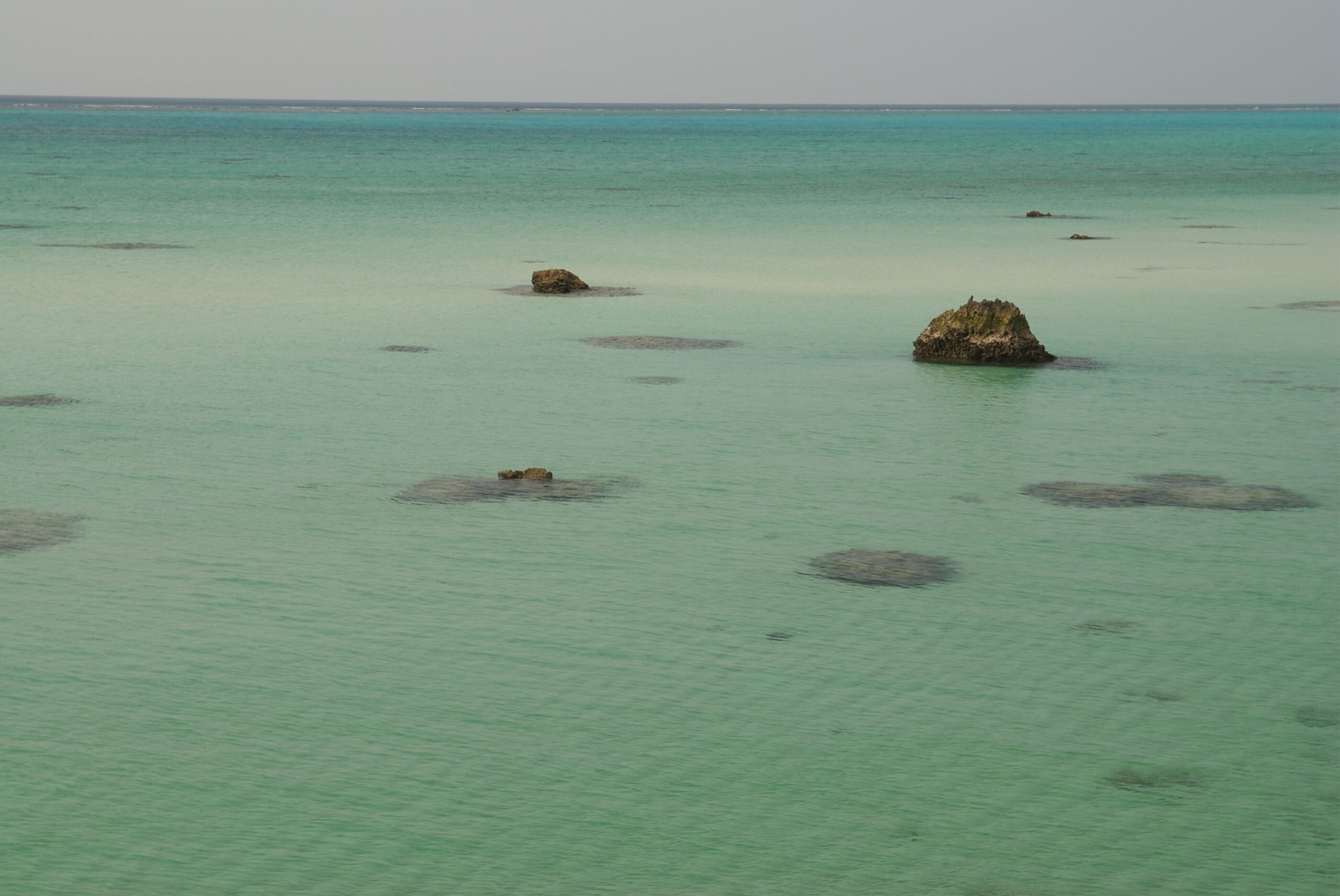 佐和田之濱海灘岩石景觀