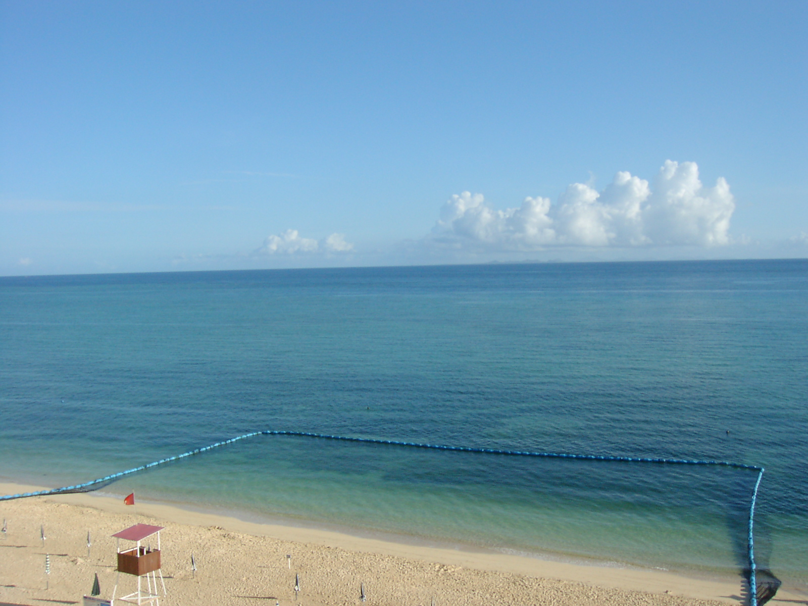 夏日晨光，上比亞馬海灘，名護市