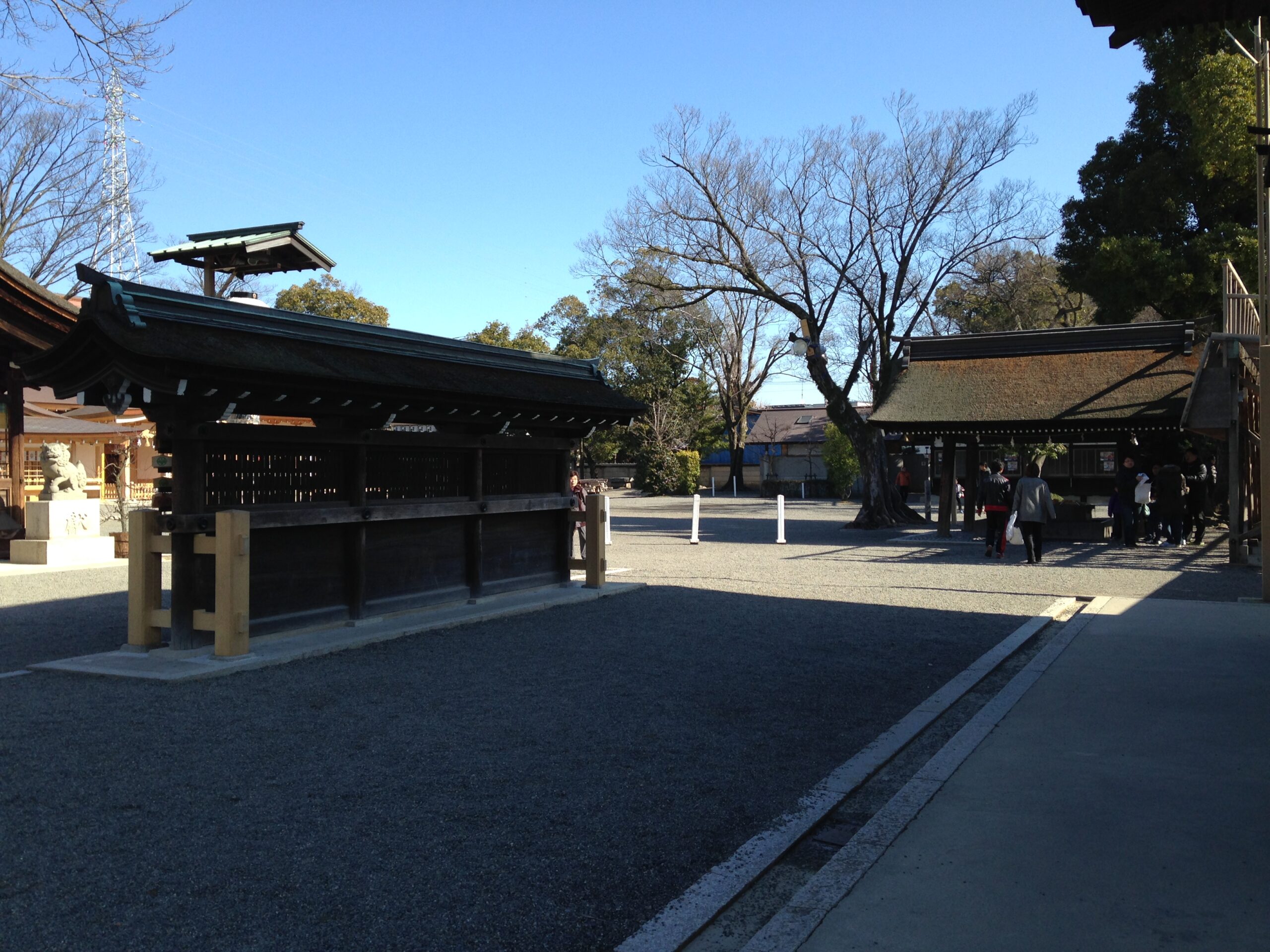 尾張大國魂神社的板塀與手水舍