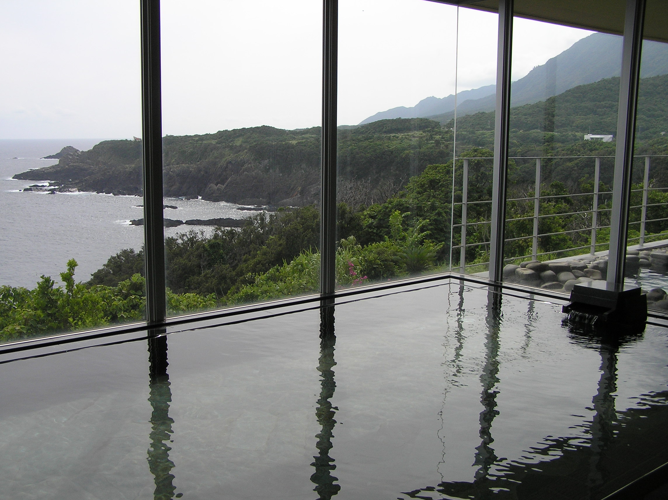 屋久島溫泉浴池氛圍