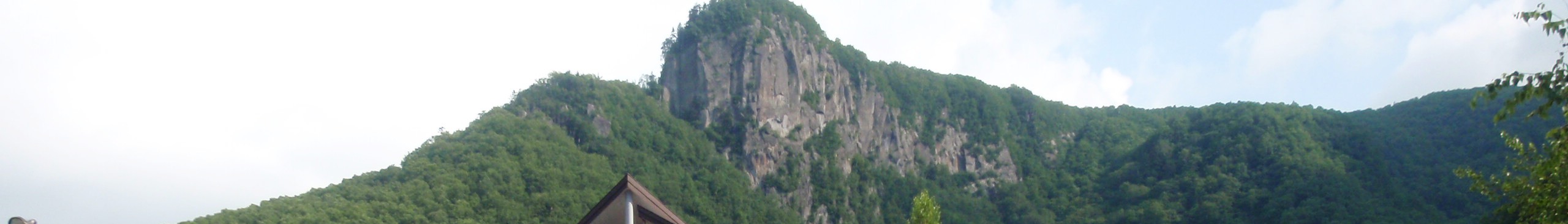 層雲峽溫泉街景與峽谷全景
