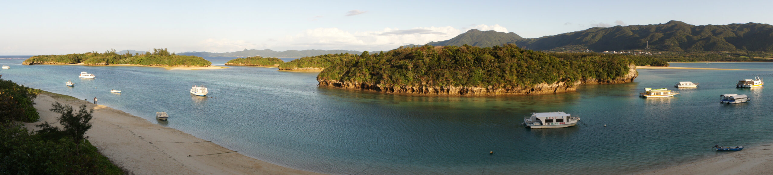 川平灣翡翠綠海水景