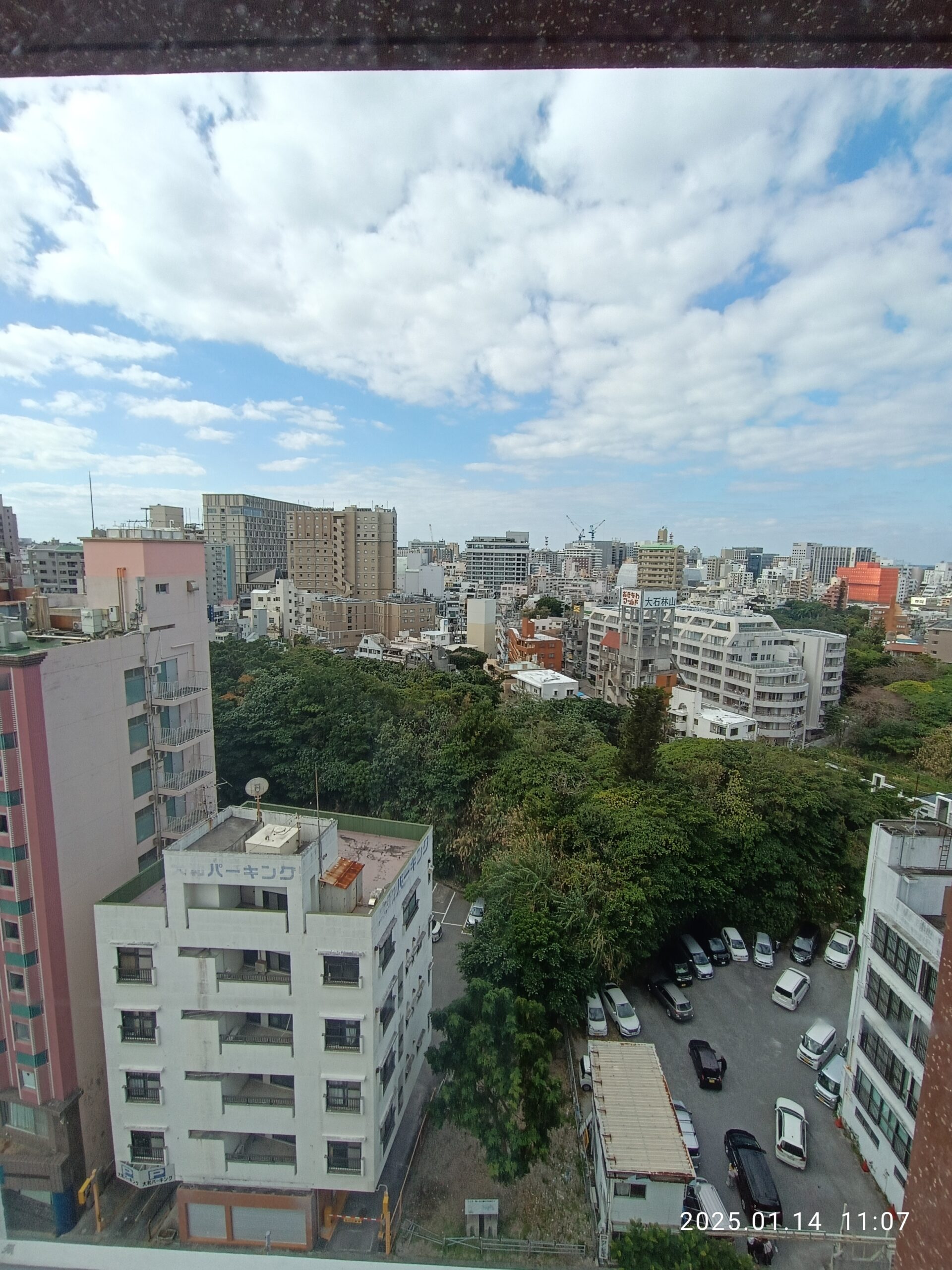 日本沖繩那霸，九州酒店早晨客房窗景