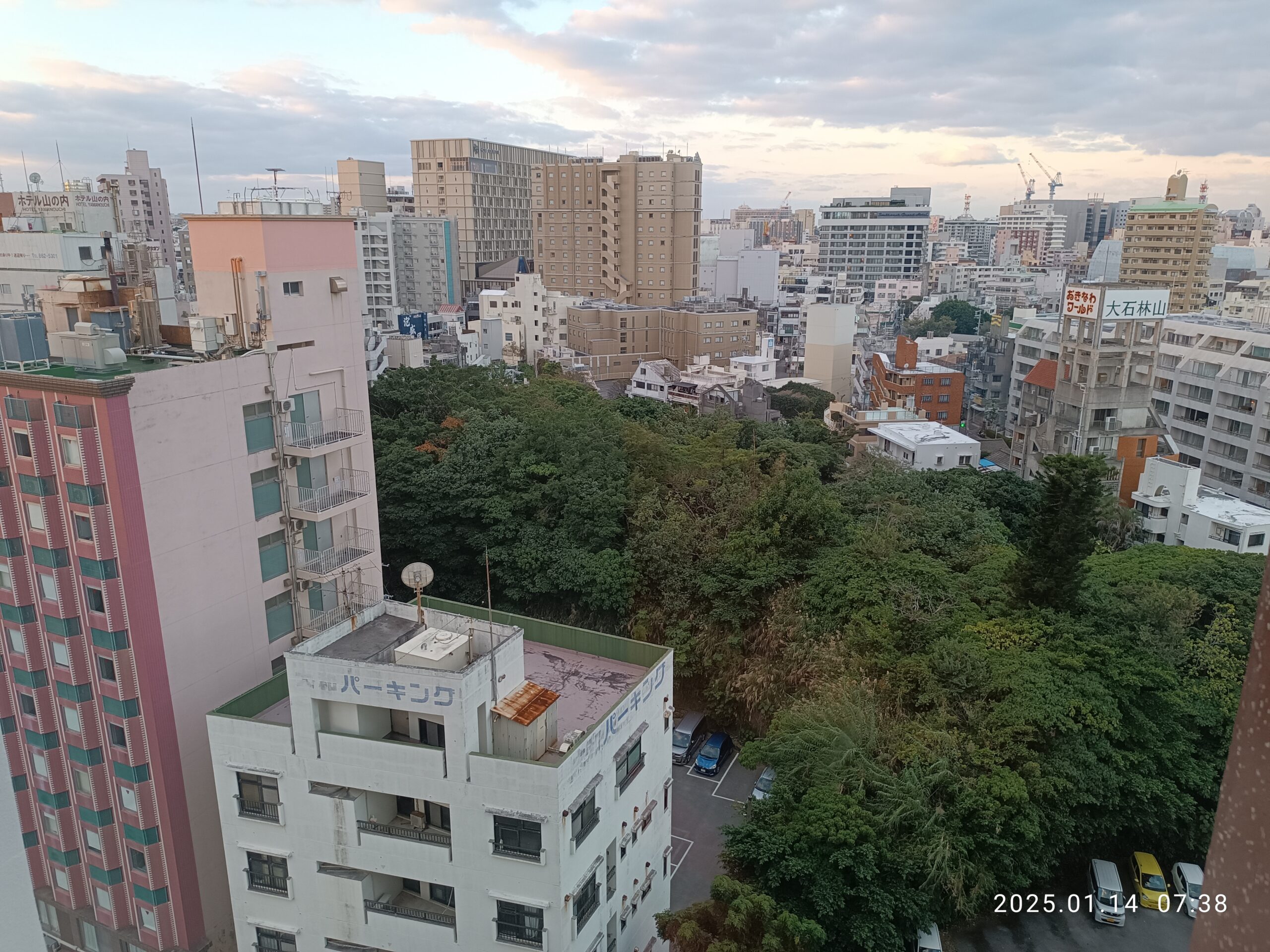 日本沖繩那霸，九州酒店陽台晨景