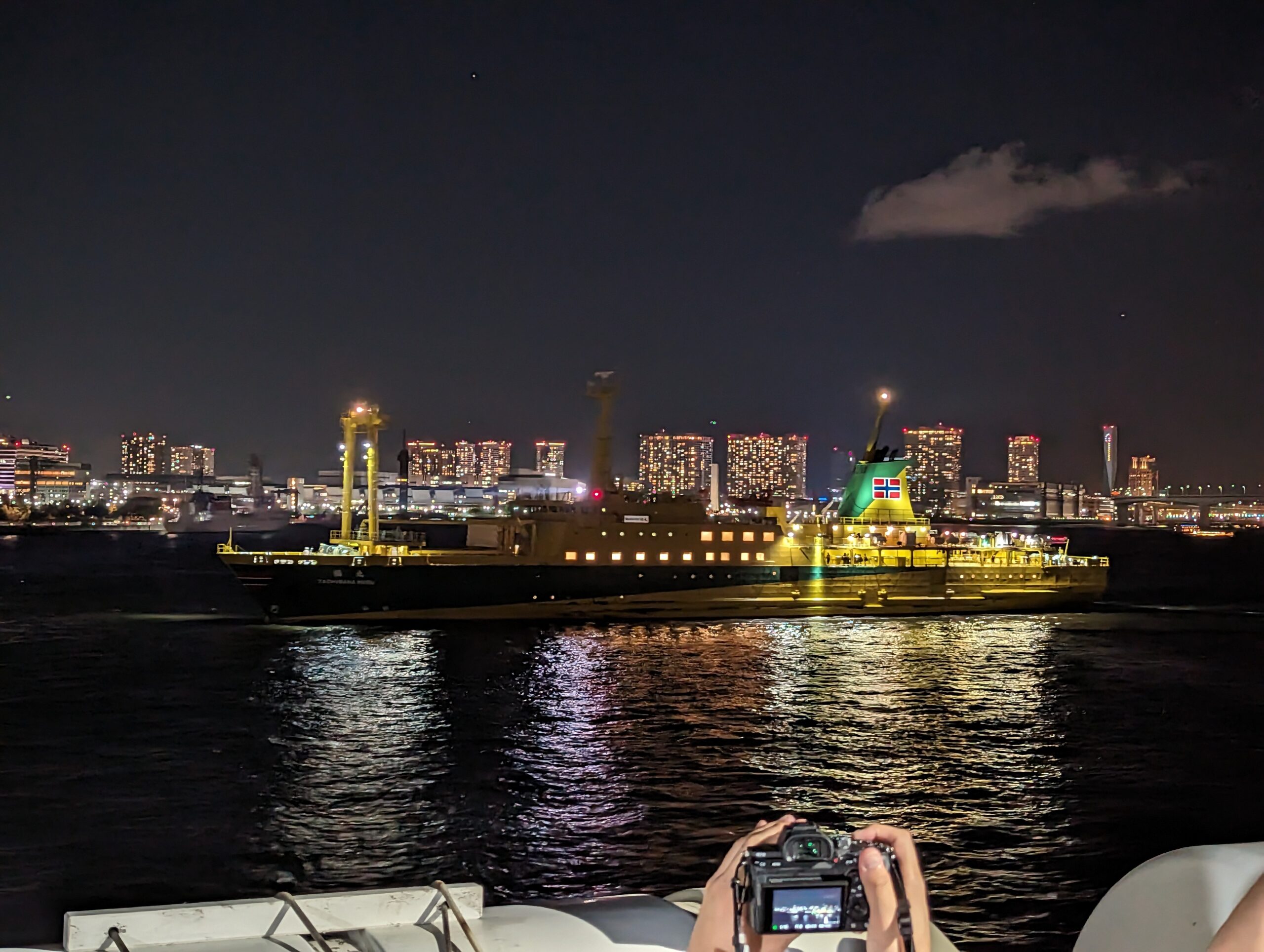 東京湾納涼船から見た東京湾