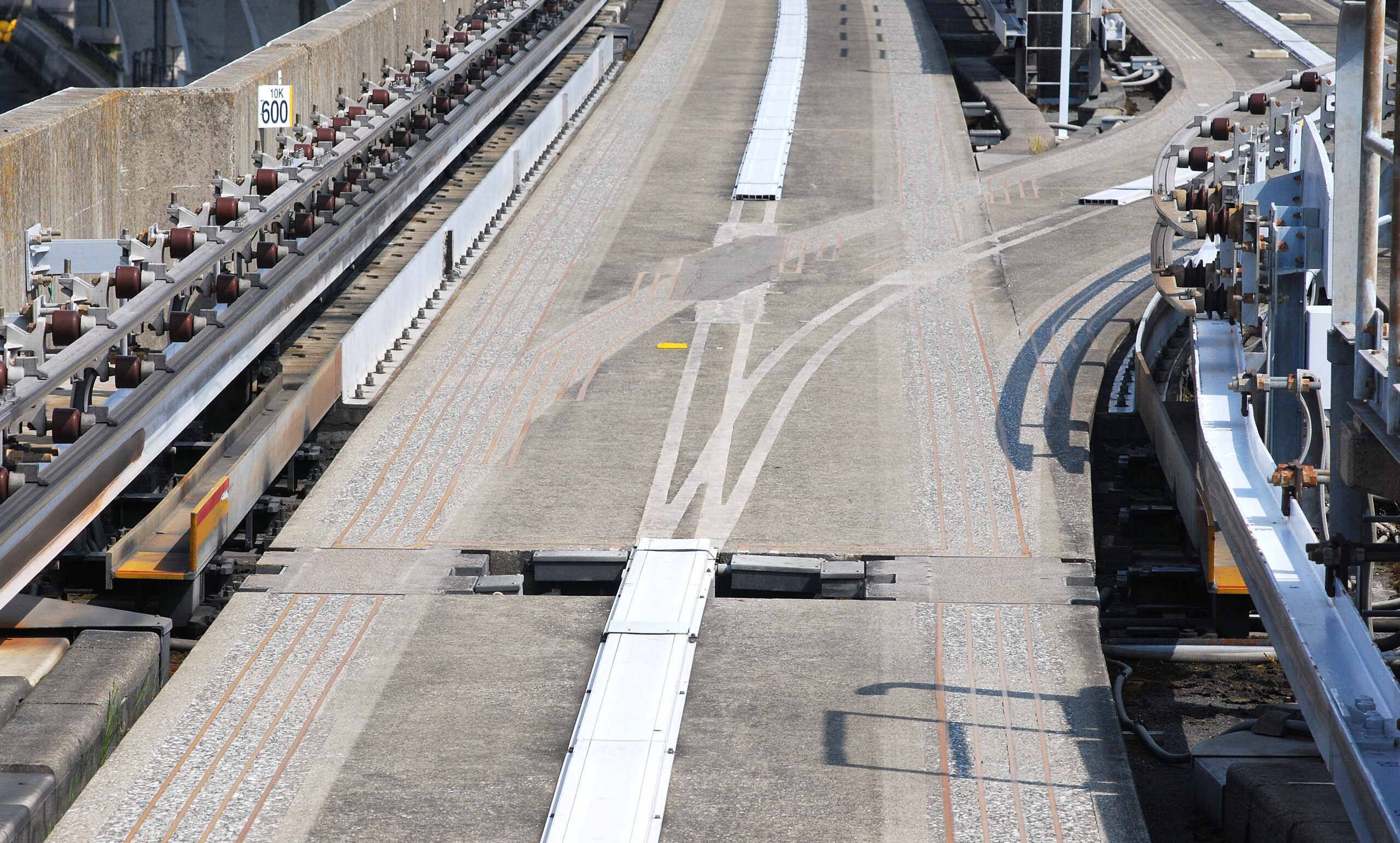 橫濱新交通導軌系統