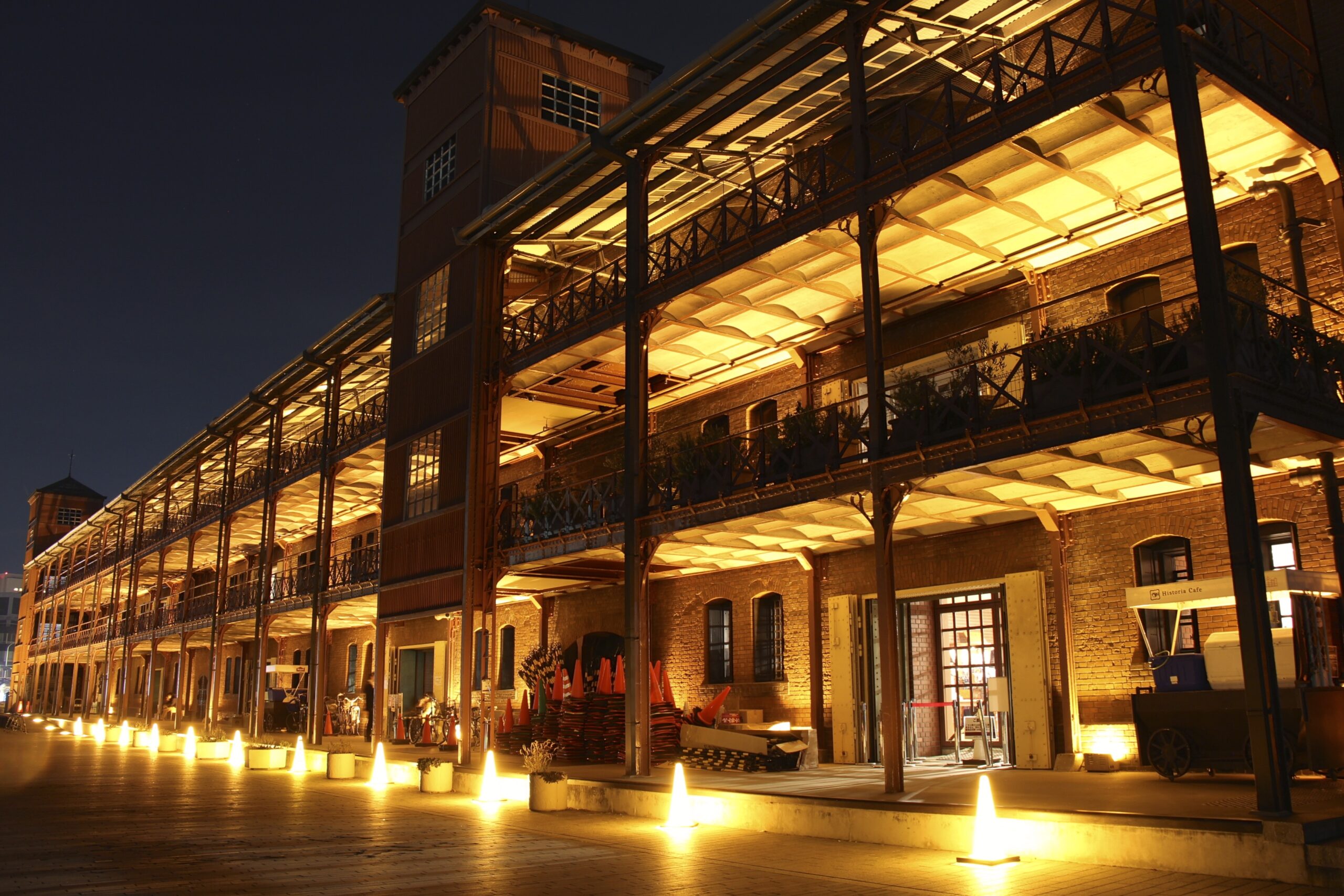 橫濱紅磚倉庫一號走廊夜景