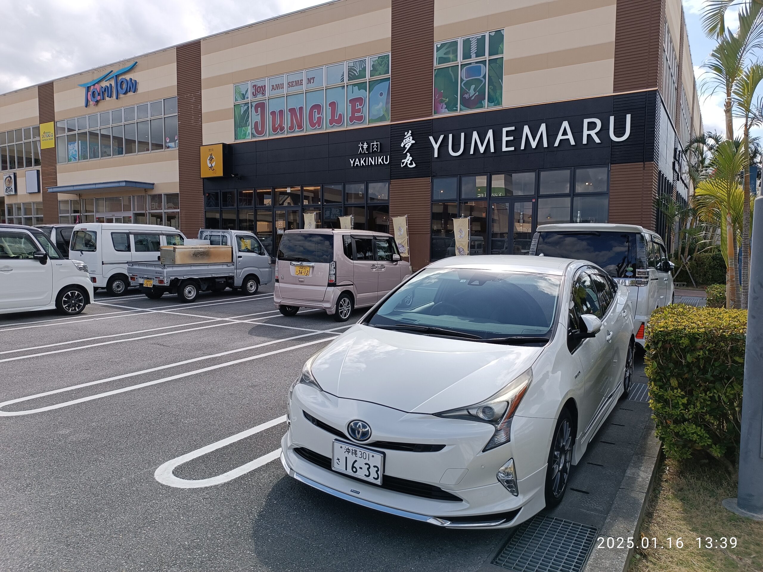 沖繩Outlet Mall Ashibinaa停車場