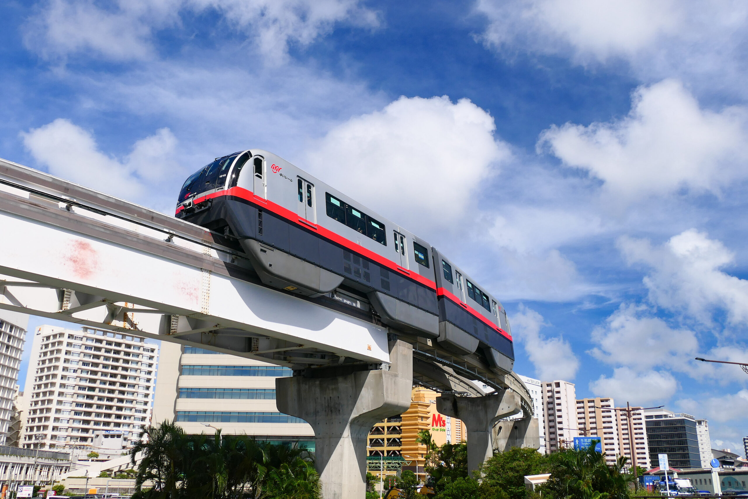 沖繩單軌電車 1000 系列 朝日町站