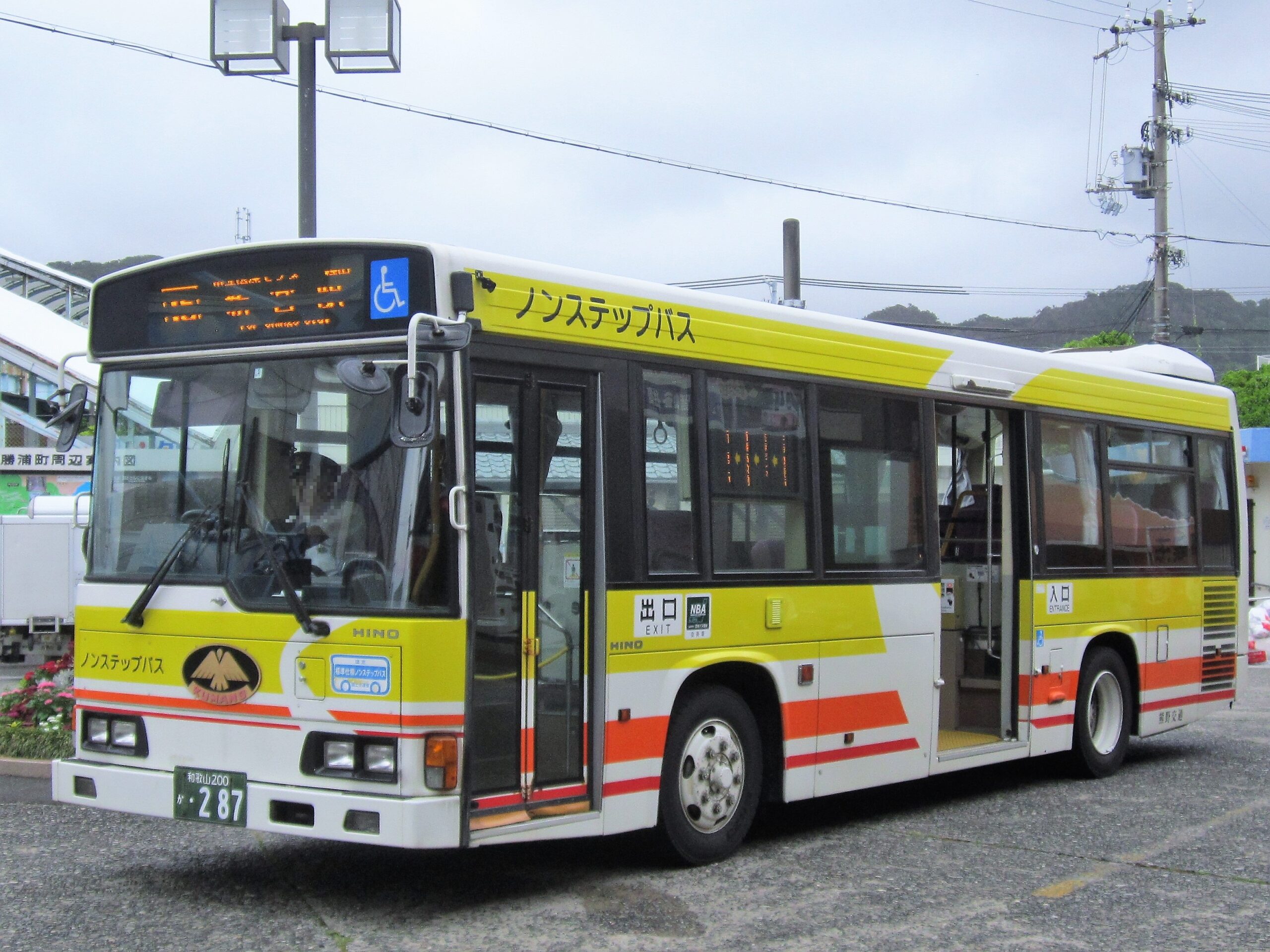 熊野交通287號列車停靠紀伊勝浦站