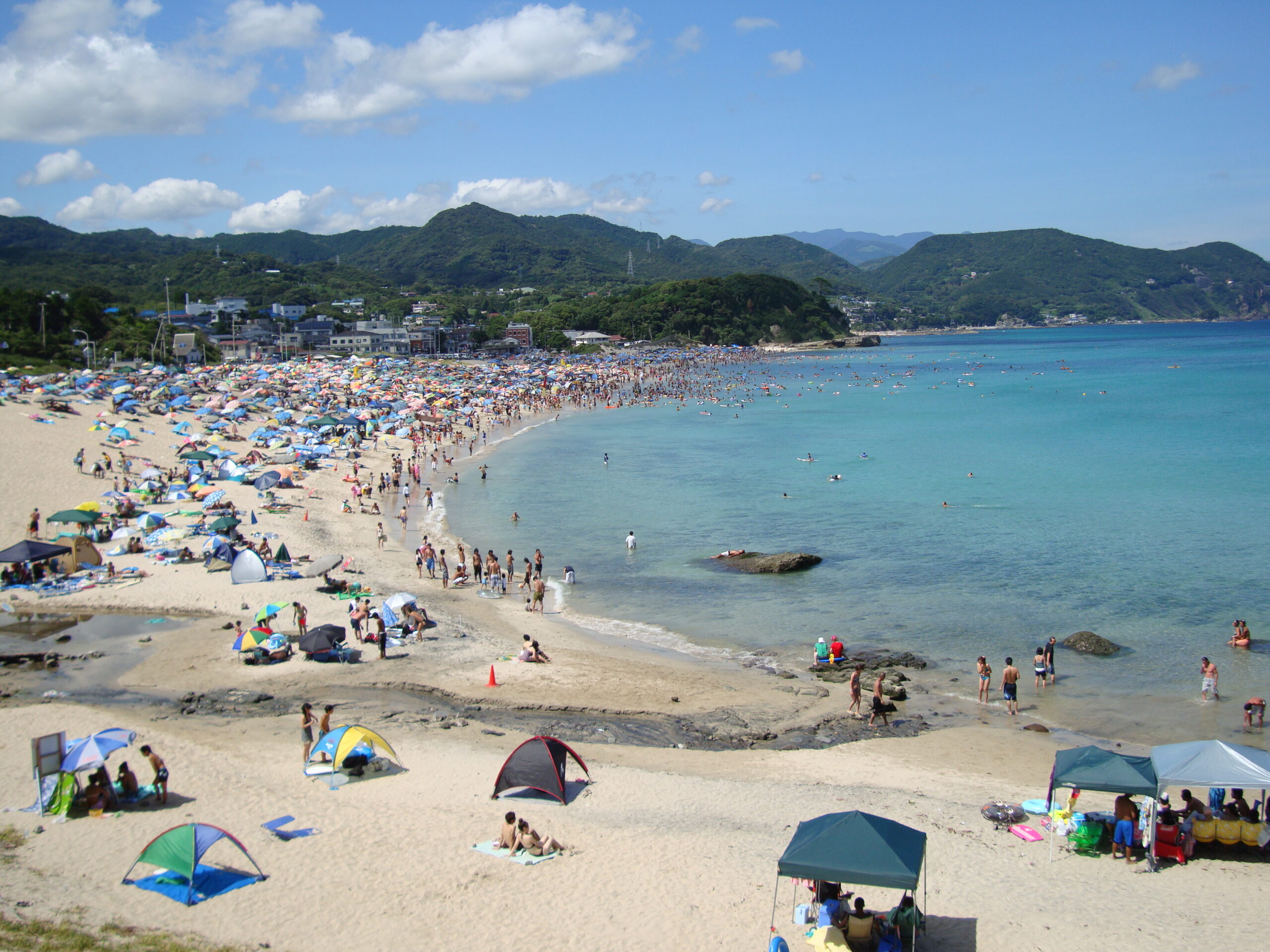 白濱海岸白沙灘與碧藍海水