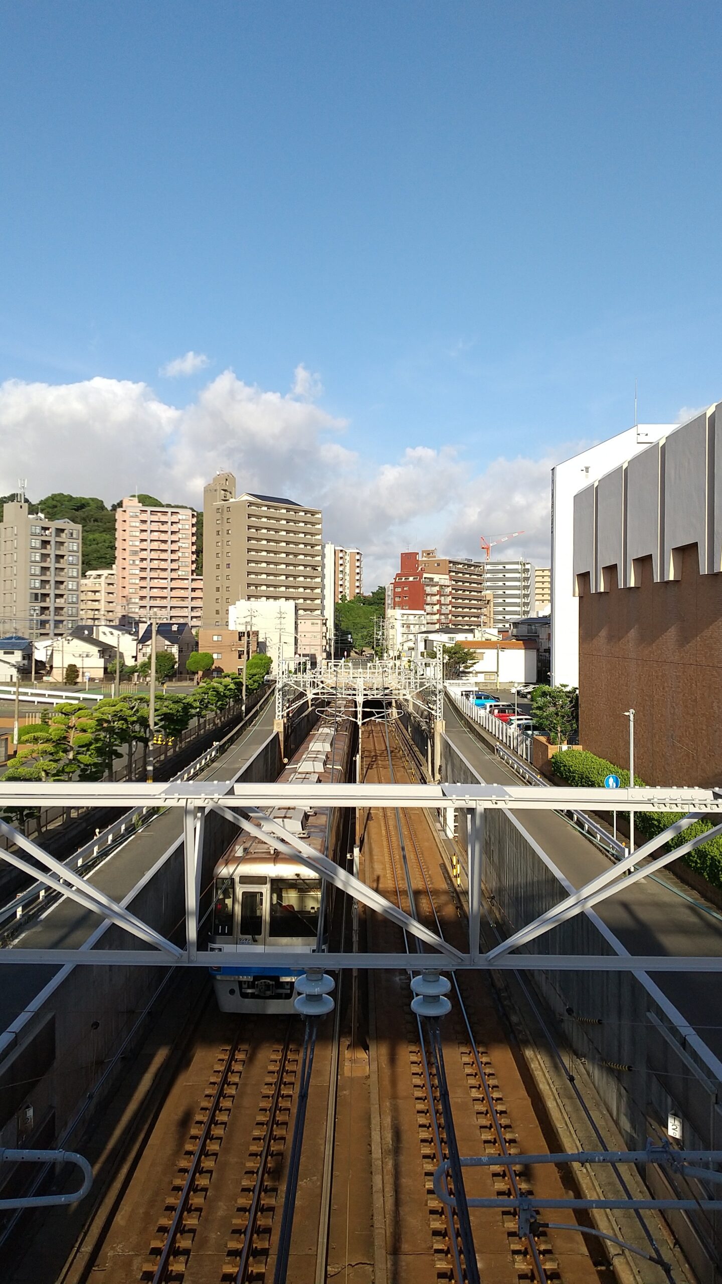 福岡市地鐵機場線E,從前原人行天橋拍攝