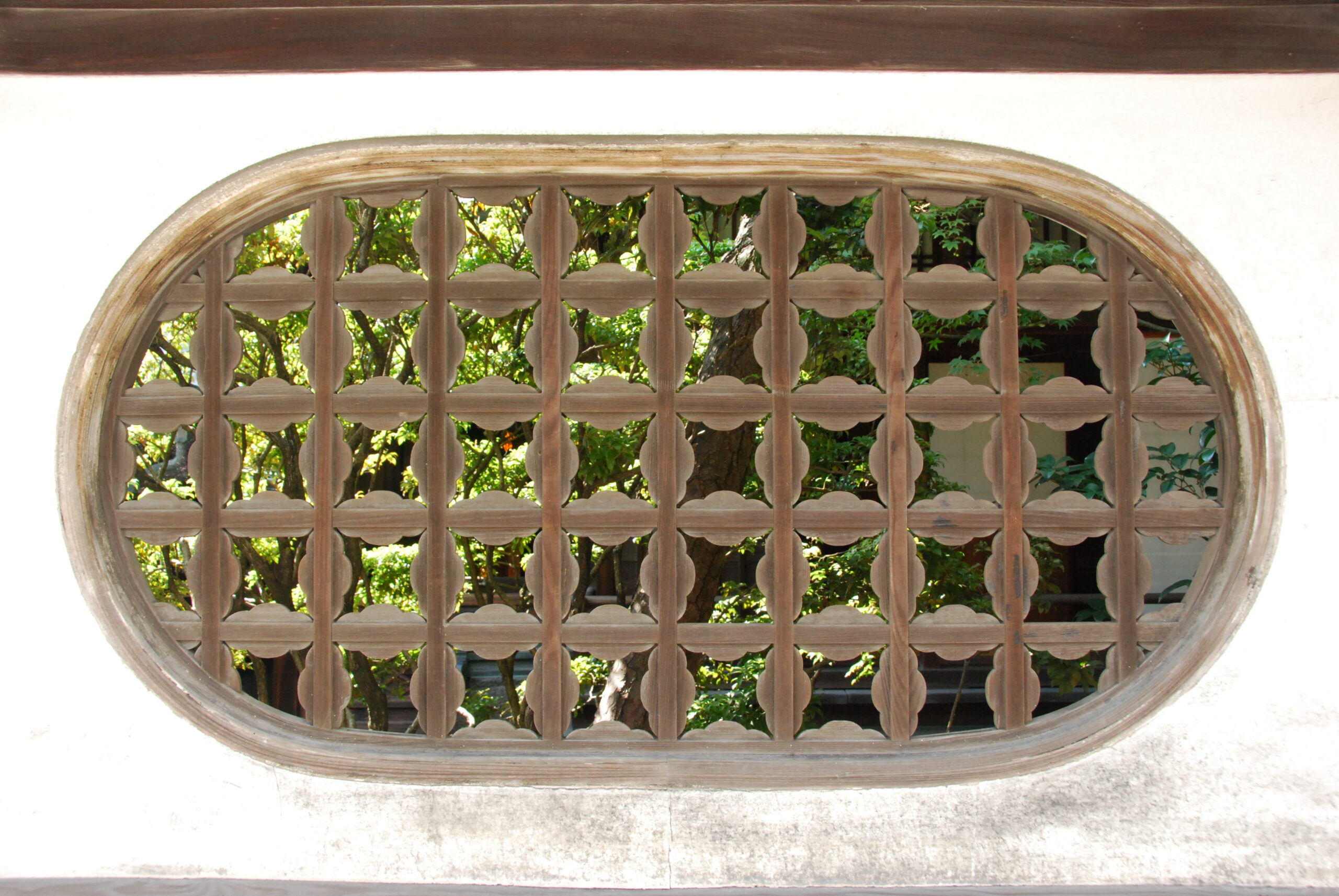 窺探道後溫泉本館的皇家庭園