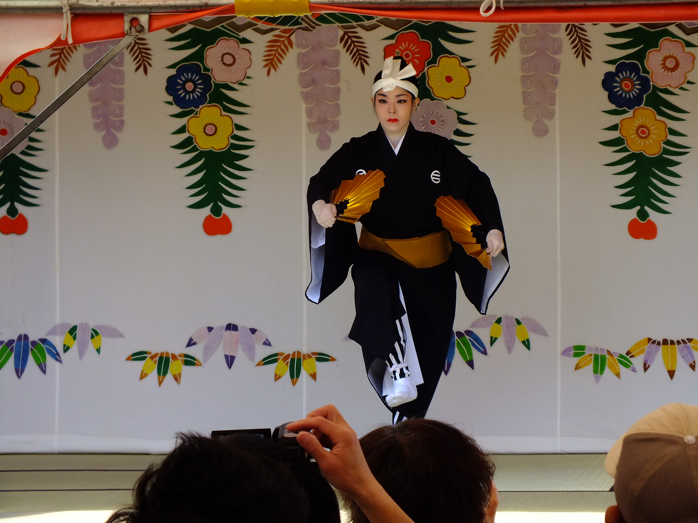 首里城守禮門朱紅建築