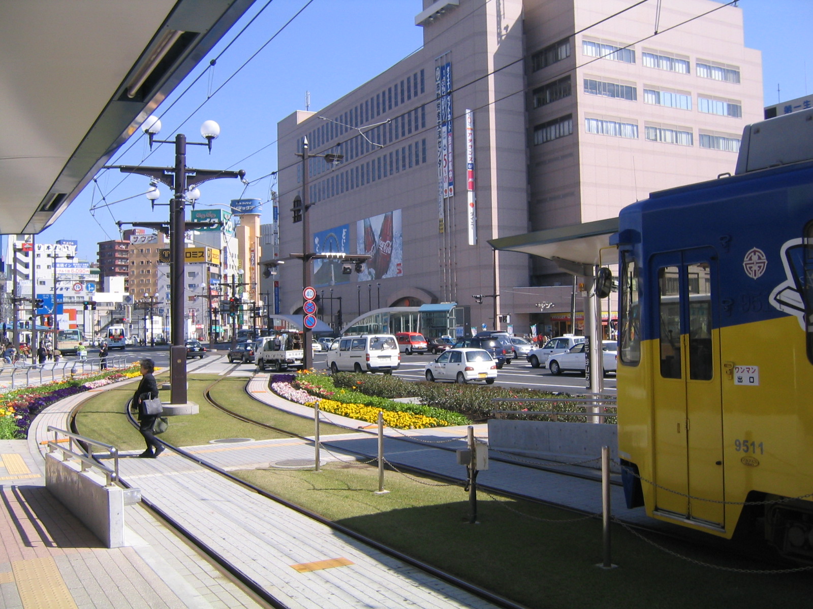 鹿兒島市電行駛在天文館通