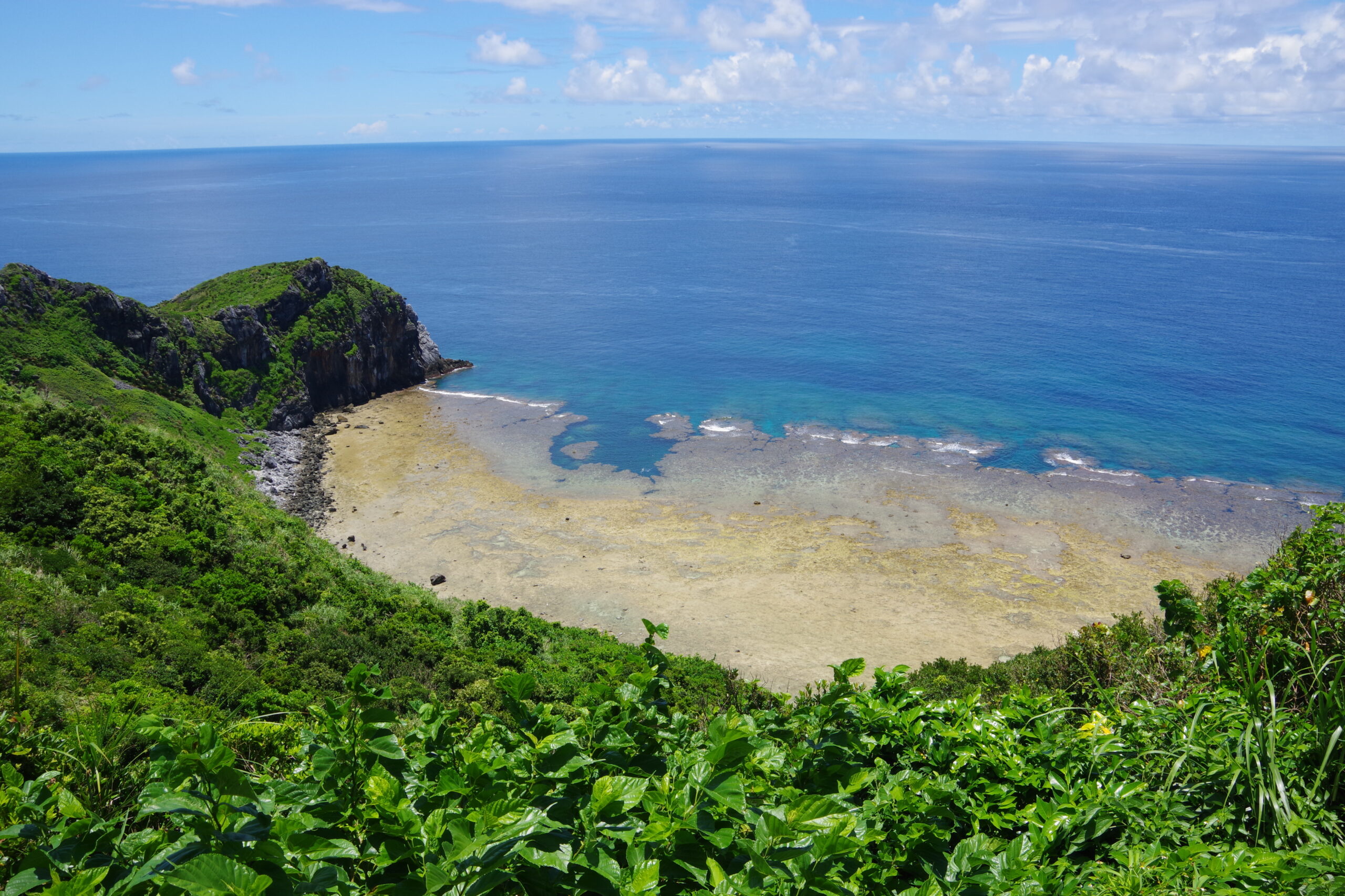 龜甦島南岸的岬角