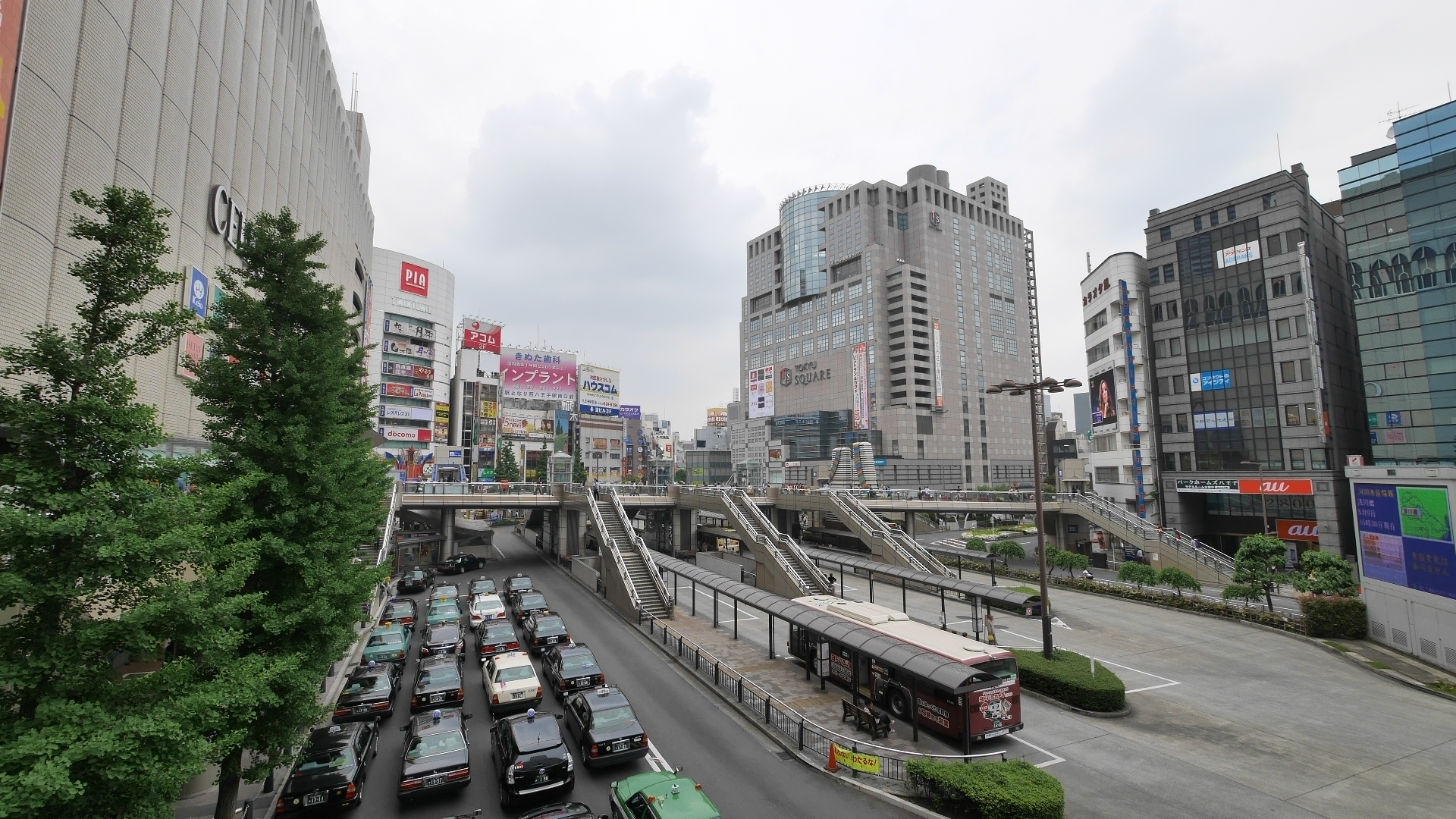 八王子站前公車站