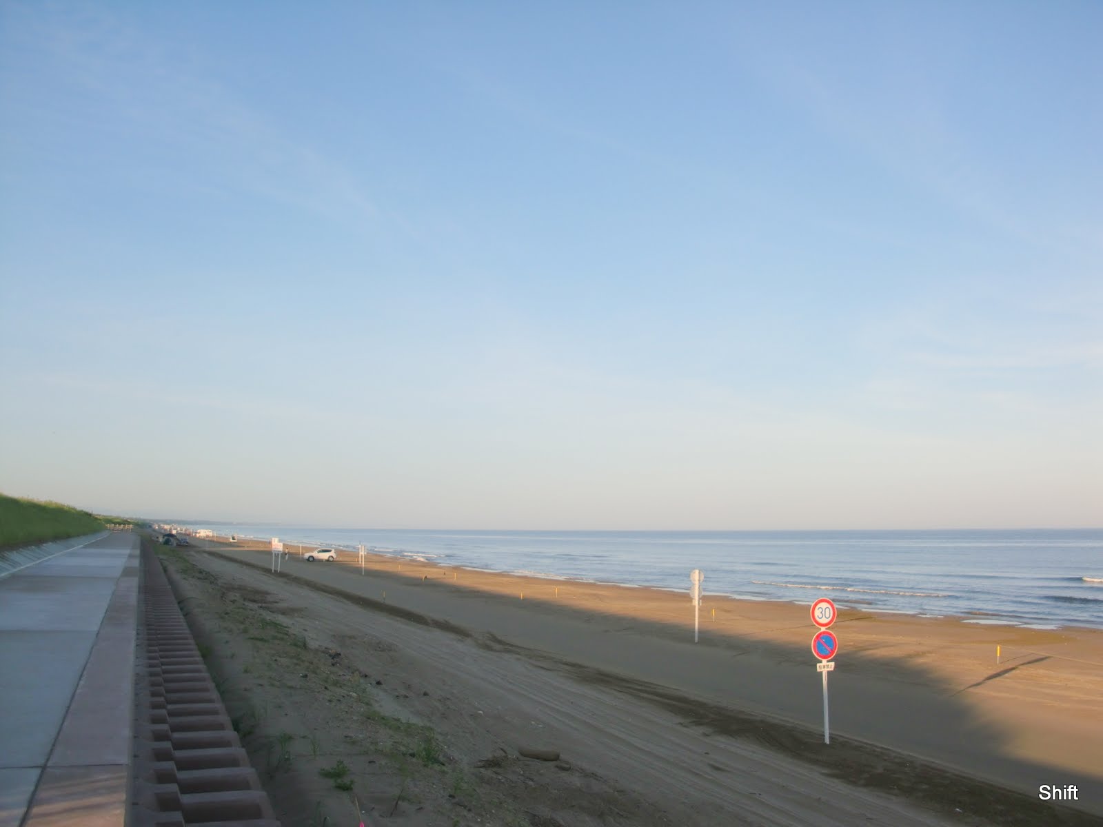 千里濱海岸日出駕車景觀