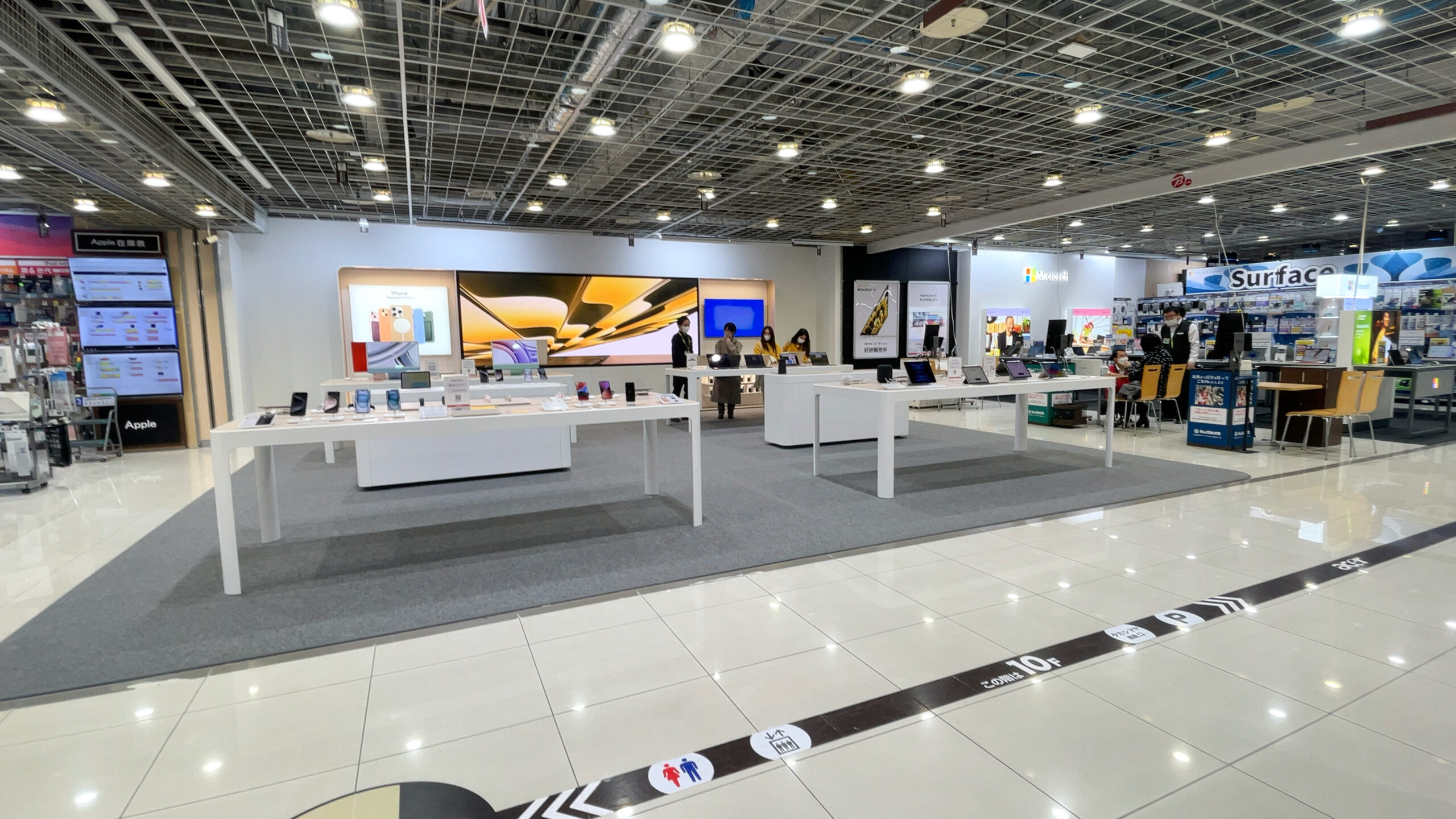 名古屋JR車站大樓比克相機蘋果商店