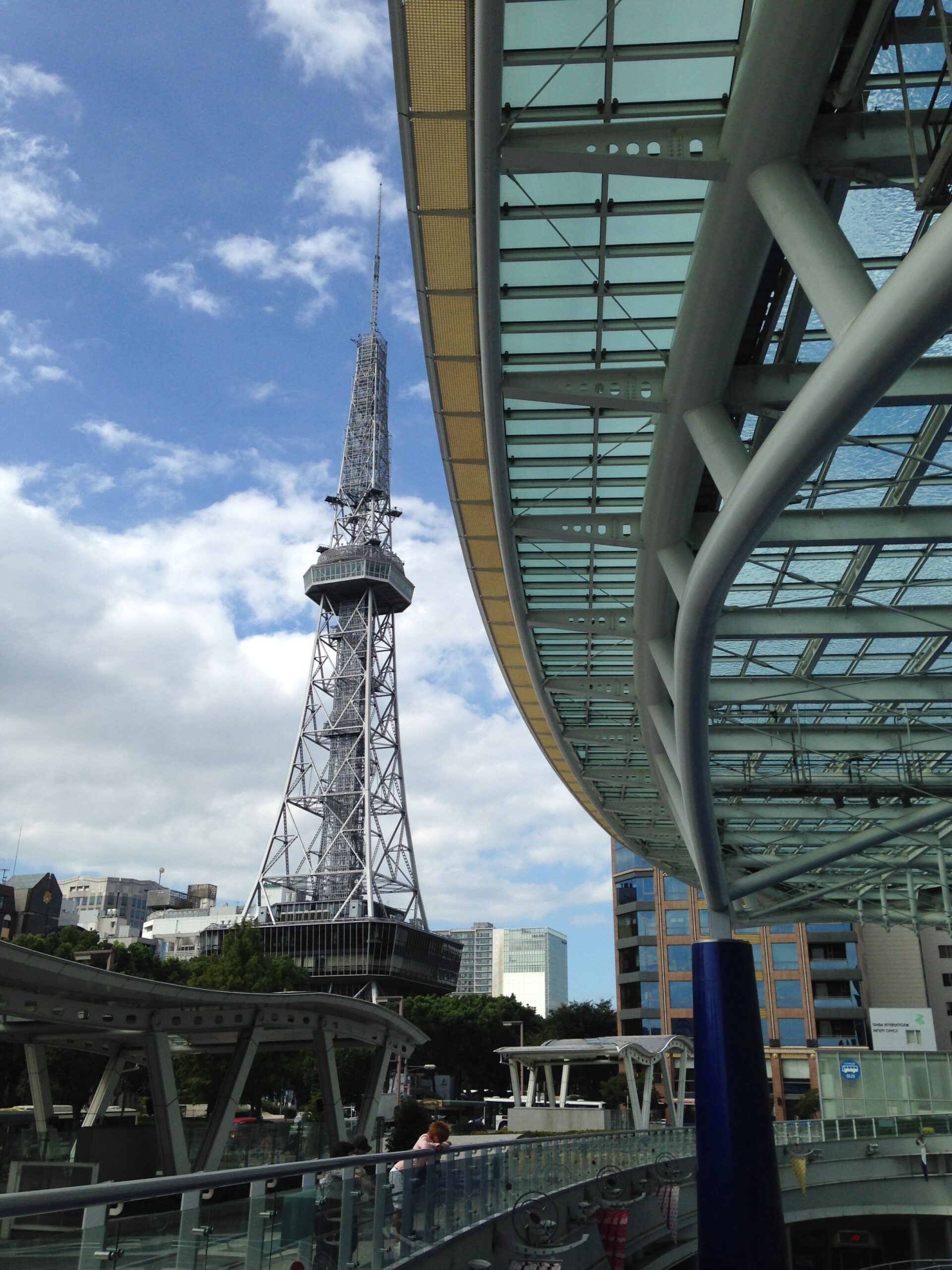 名古屋電視塔與21世紀廣場玻璃屋頂