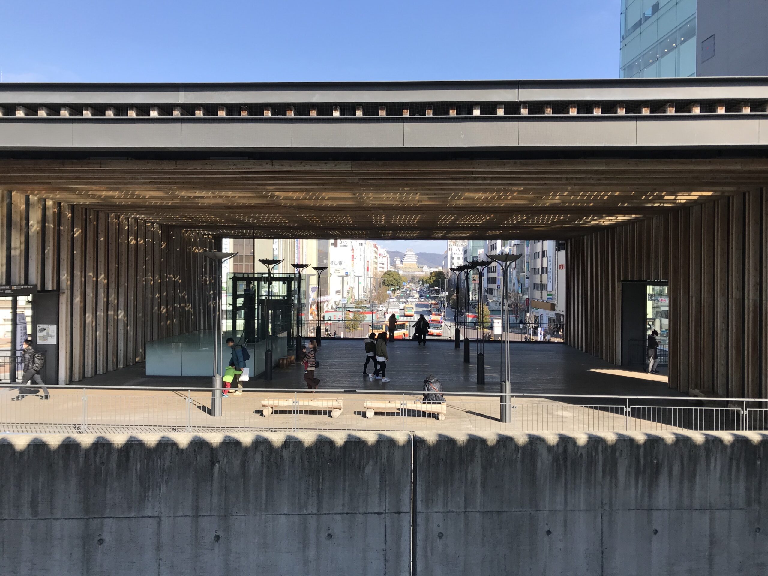 姬路站月台景觀（播但線與吉信線）