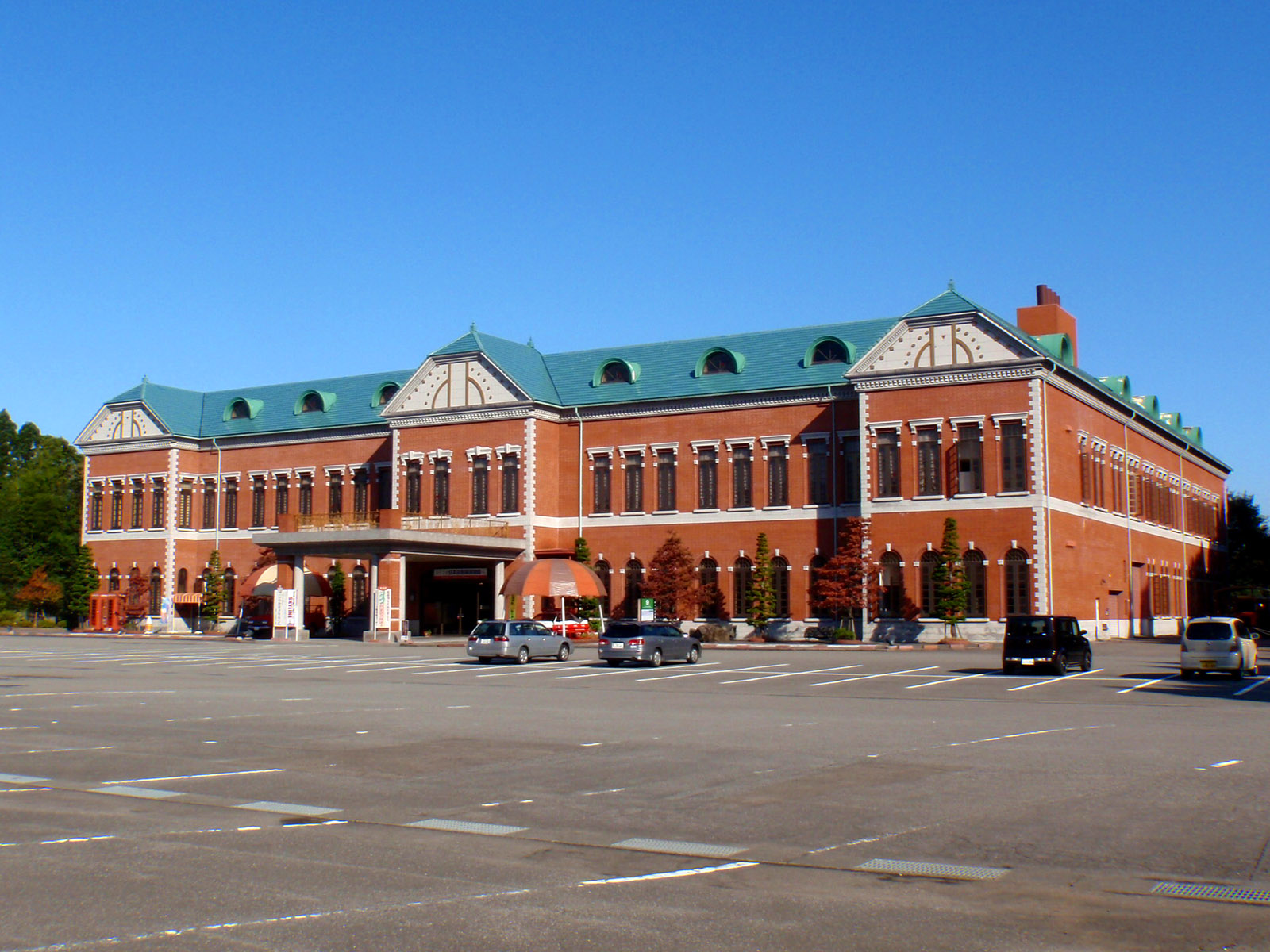 粟津溫泉附近汽車博物館景色