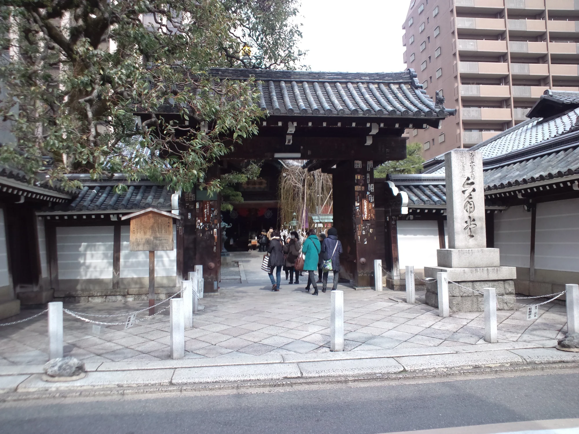六角堂外觀入口處