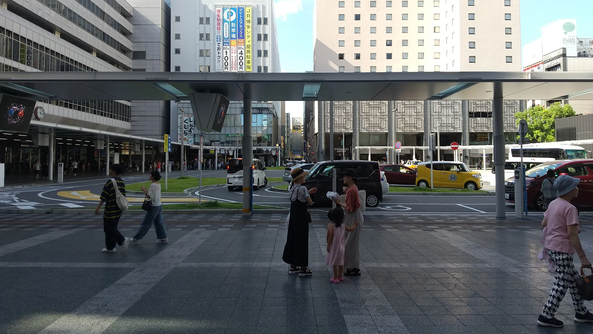 博多站筑紫口外觀與周邊酒店群，2026年春季實拍街景