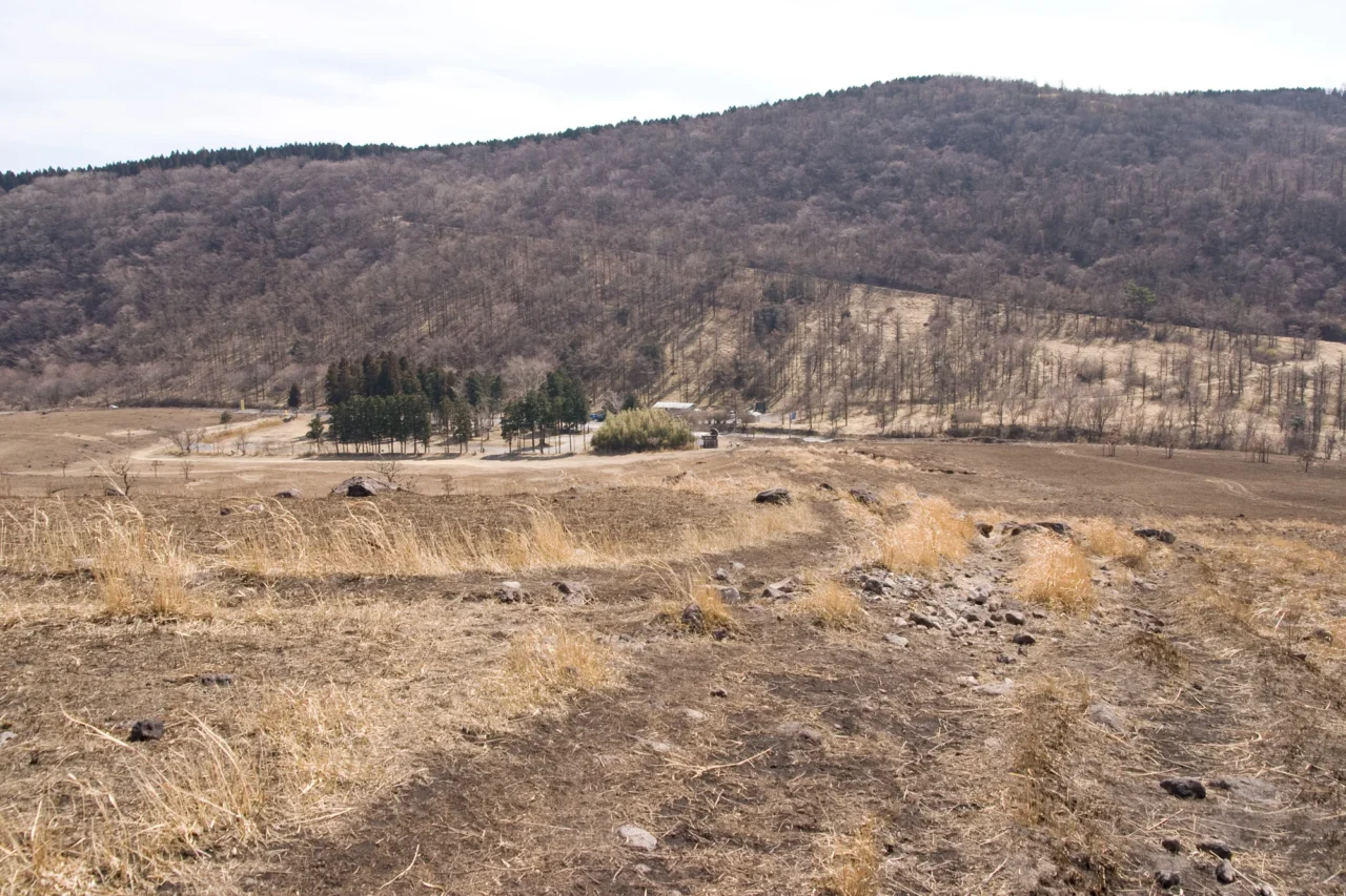 由布岳正面登山口指示牌與停車場