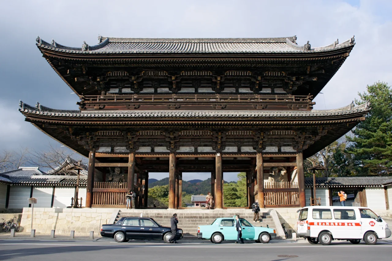 仁和寺二王門外觀