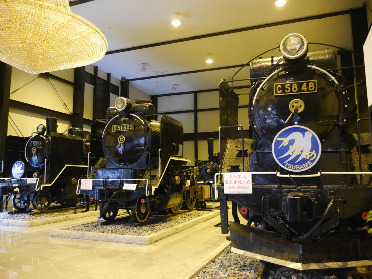 JR嵯峨嵐山站旁的トロッコ嵯峨站古董蒸汽車頭