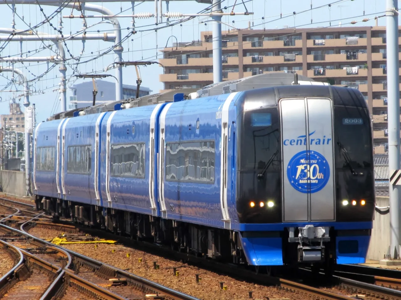 名鐵μ-SKY特急往中部國際機場,全車指定席方式,約二十八分鐘直達。