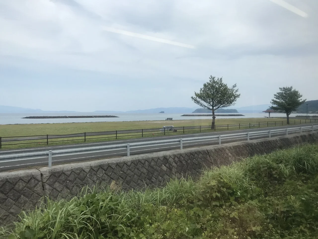 知林ヶ島砂之道全景，錦江灣大潮干潮時浮現的800公尺砂洲