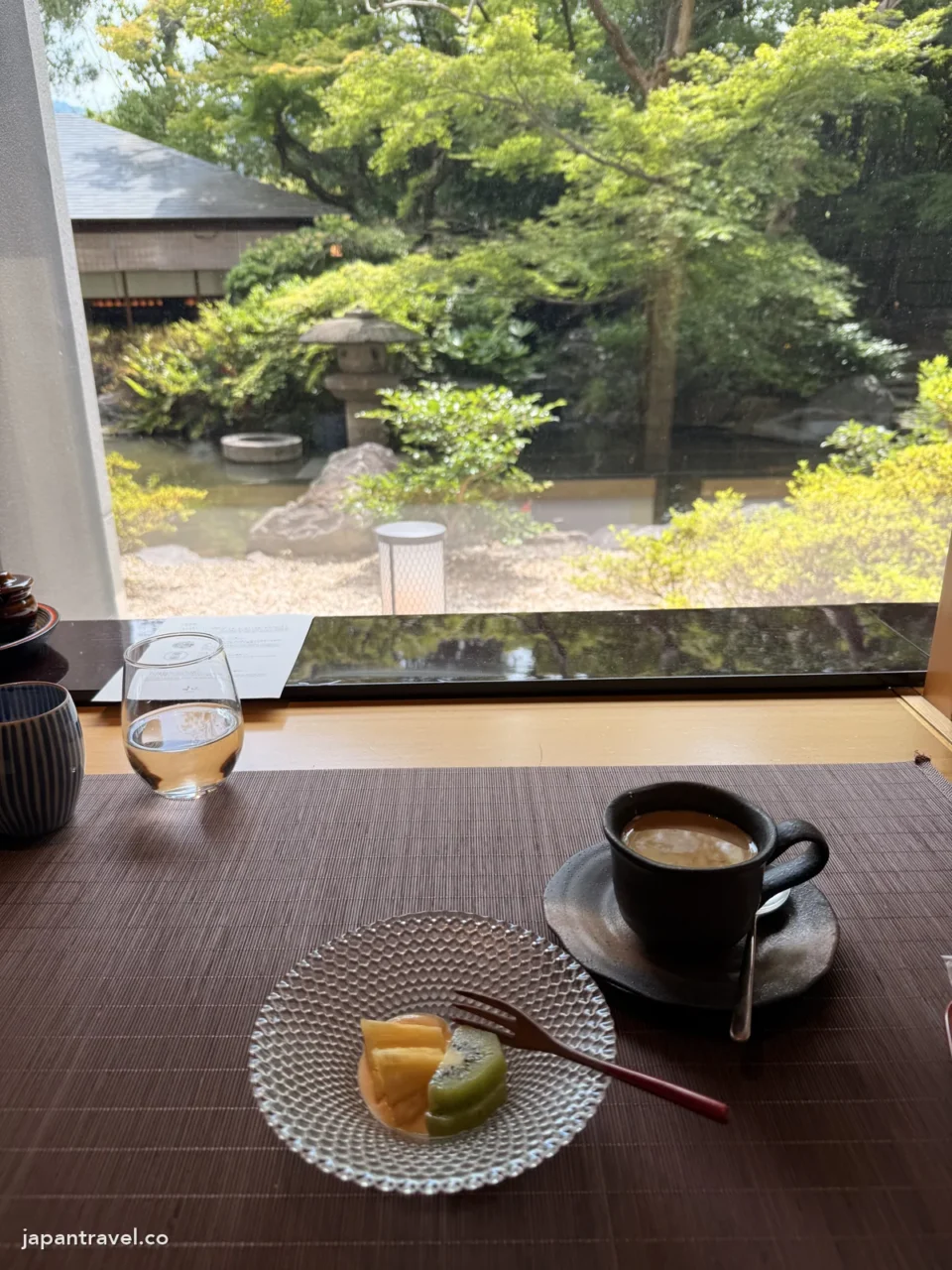 ふふ京都早餐後的咖啡與庭園